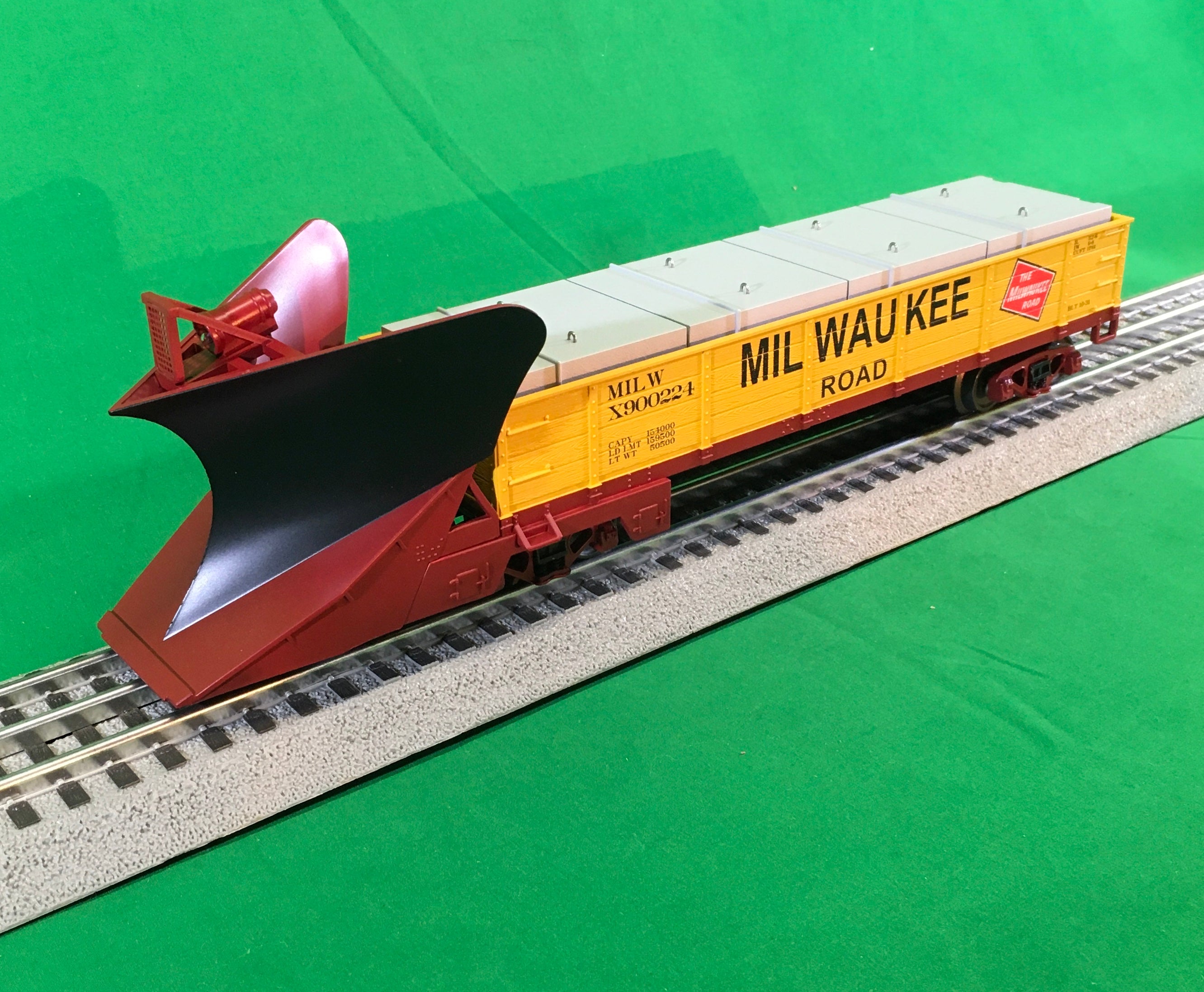 MTH 30-79678 - Heavy Duty Snowplow "Milwaukee Road" #900224
