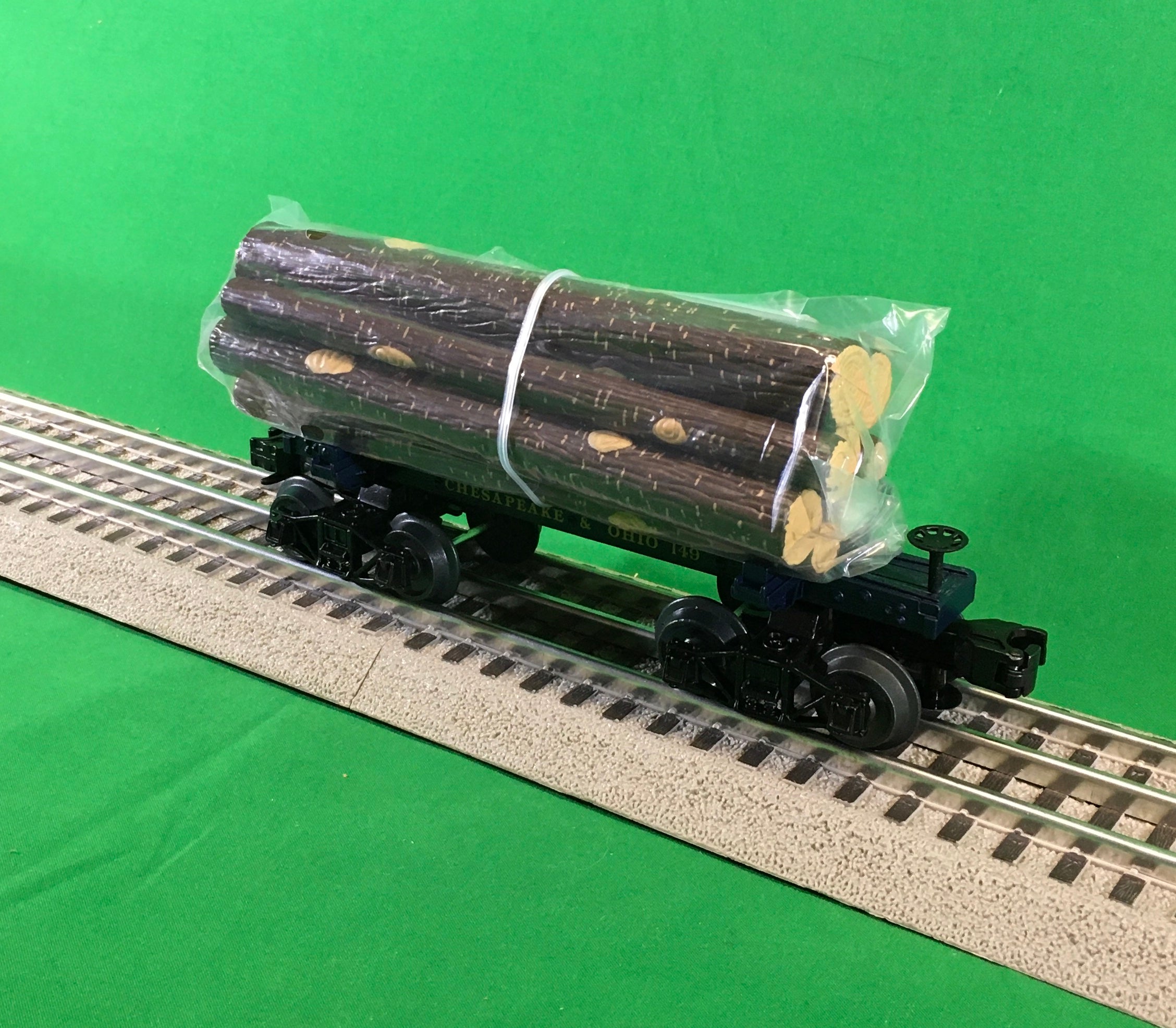 MTH 20-92334 - Skeleton Flat Car "Chesapeake & Ohio" w/ Log Load Set #2
