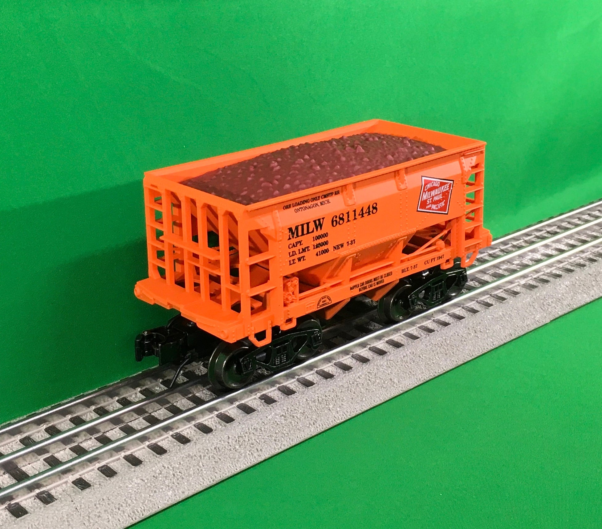 Ready Made Trains RMT-96716-21 - Ore Car "Milwaukee Road"