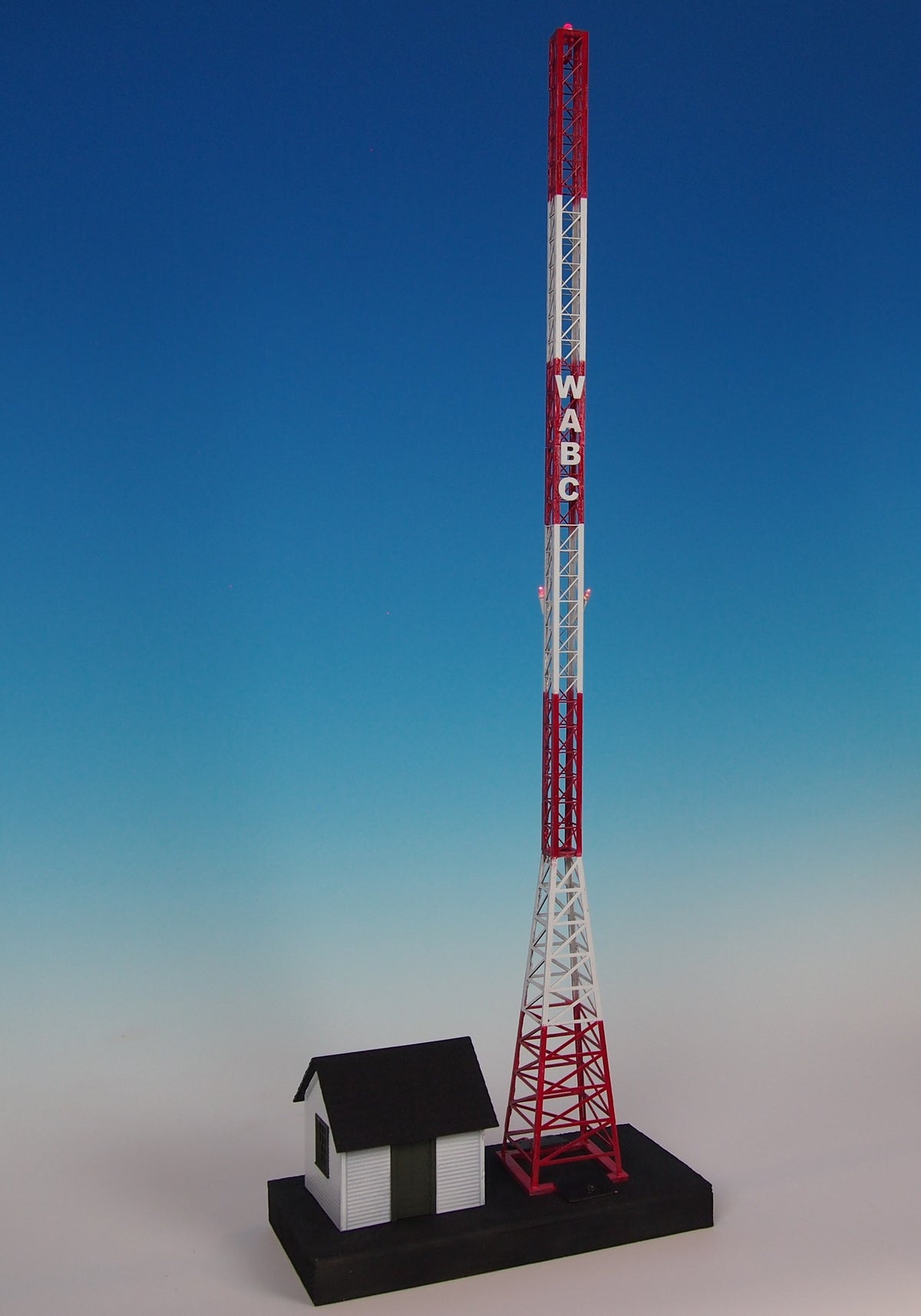 Korber Models #703 - O Scale - Radio Station & Tower w/ Flashing LED Kit - MrMuffin'sTrains