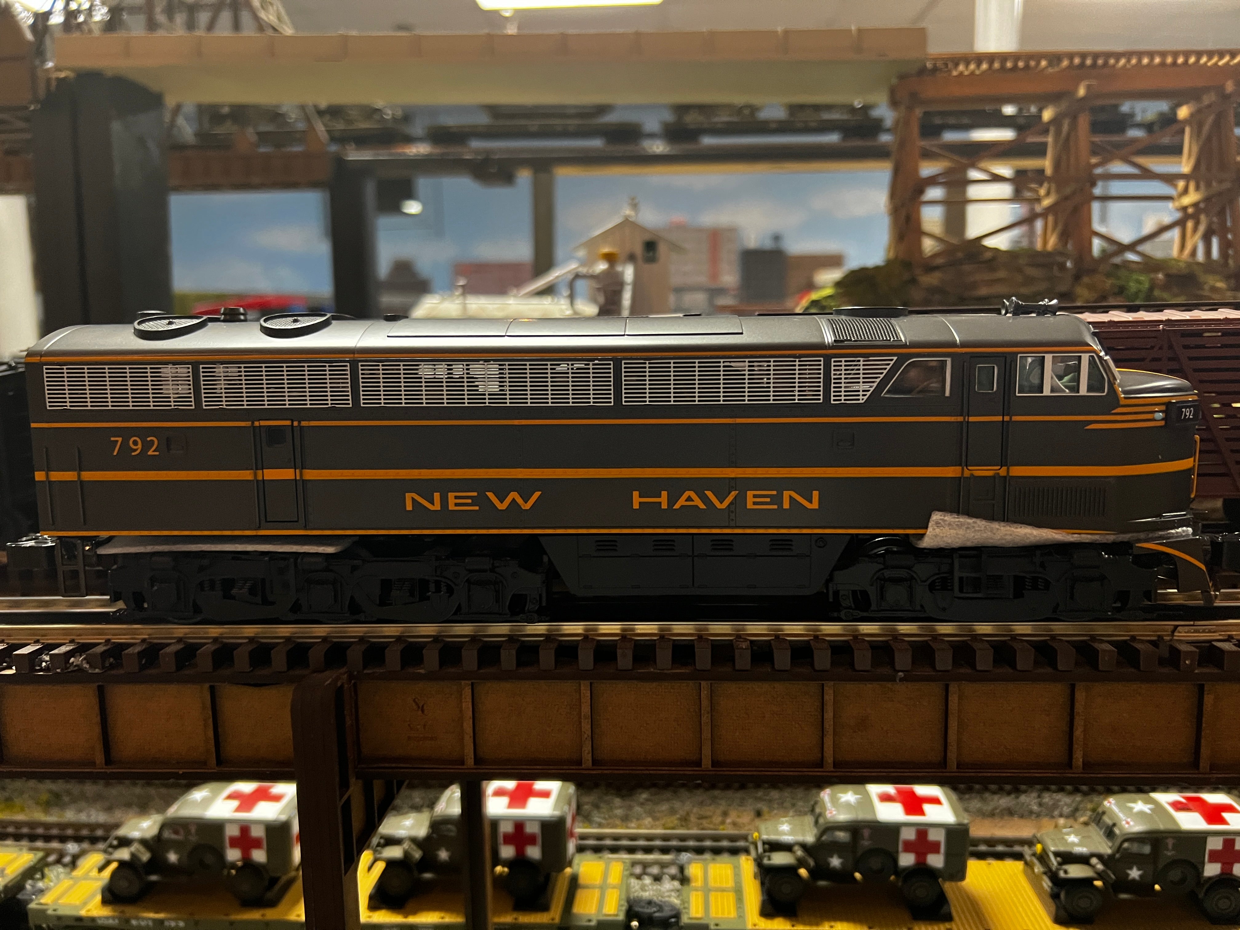 Lionel 2233291 - Legacy C Liner Diesel Locomotive "New Haven" #792