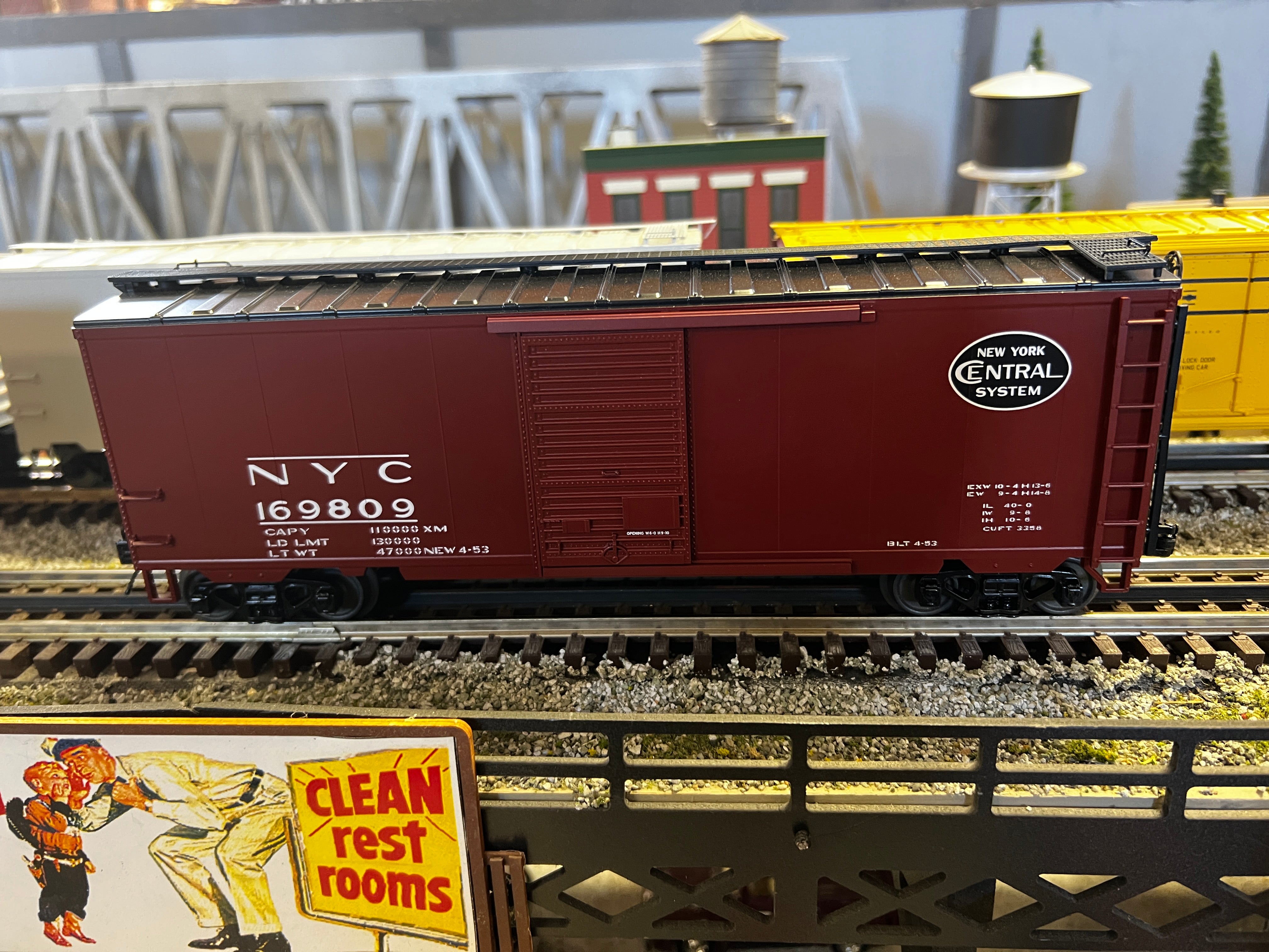 Atlas O 3003023 - Premier - 40' PS-1 Box Car w/ 6' Door "New York Central"
