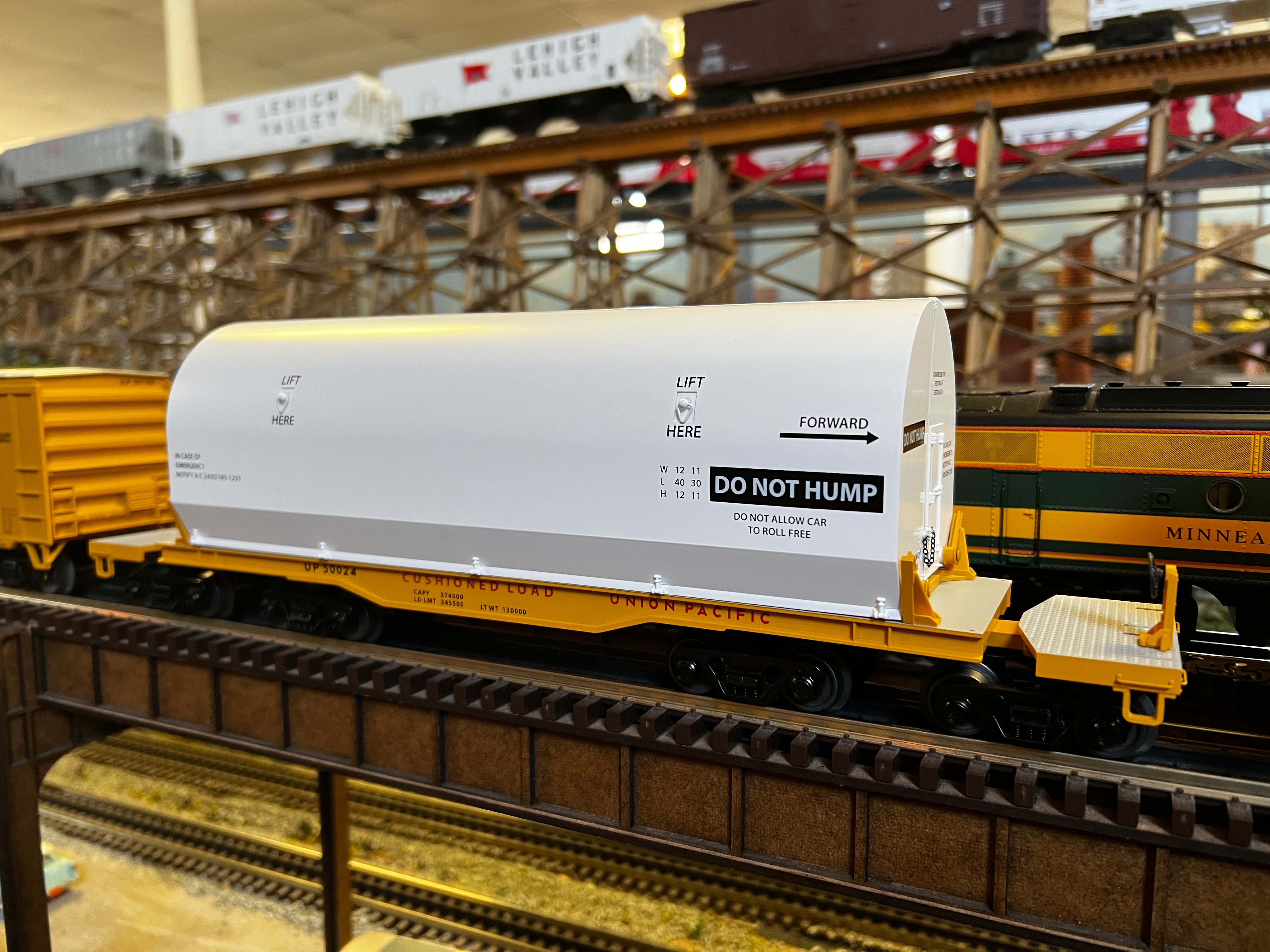 Lionel 2226440 - Rocket Booster Flatcar "Union Pacific" w/o Rocket (5-Car)