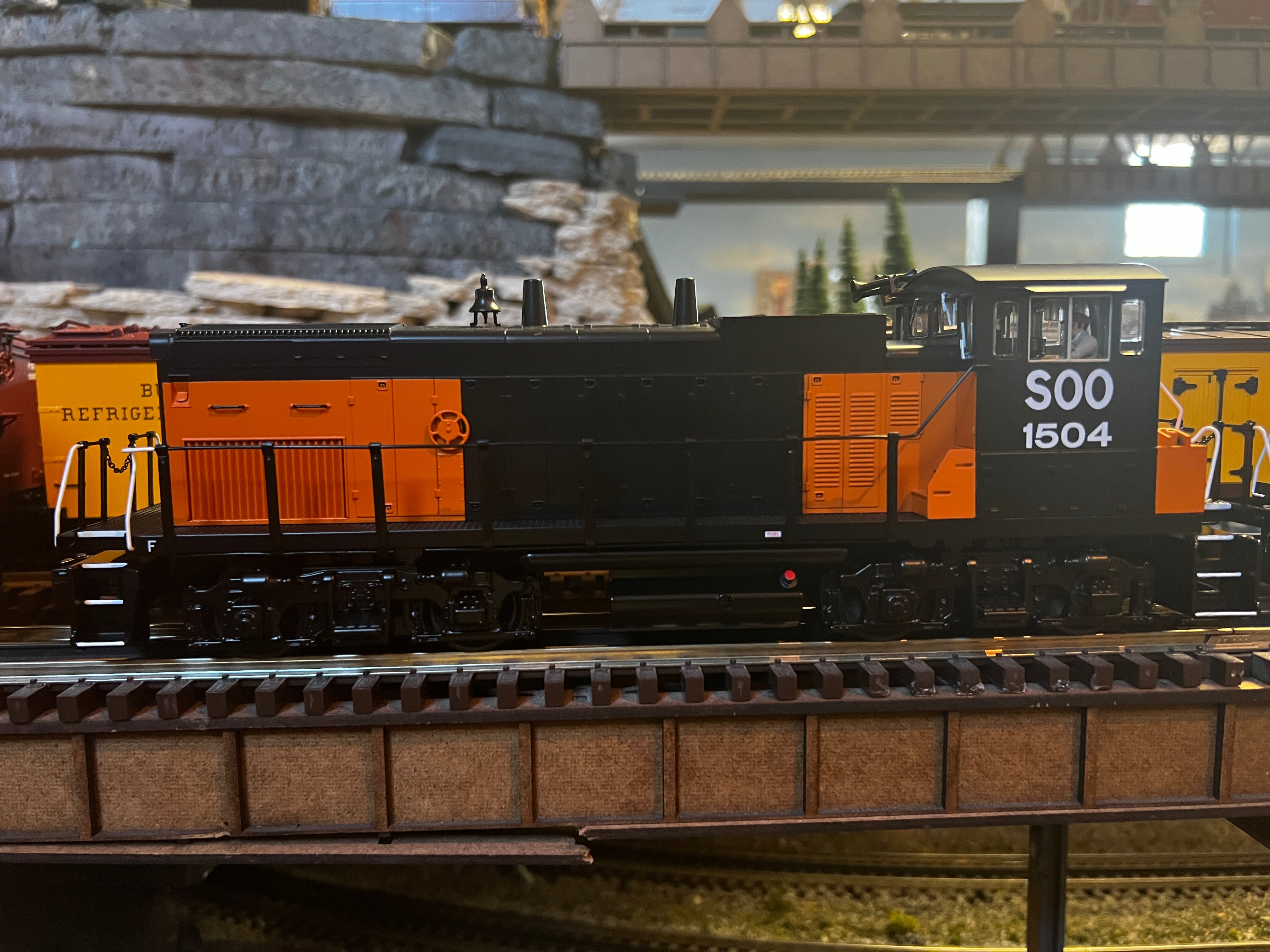 MTH 30-20968-1 - MP15 Diesel Engine "SOO Line" (Milwaukee Repaint) #1504 w/ PS3 - Custom Run for MrMuffin'sTrains