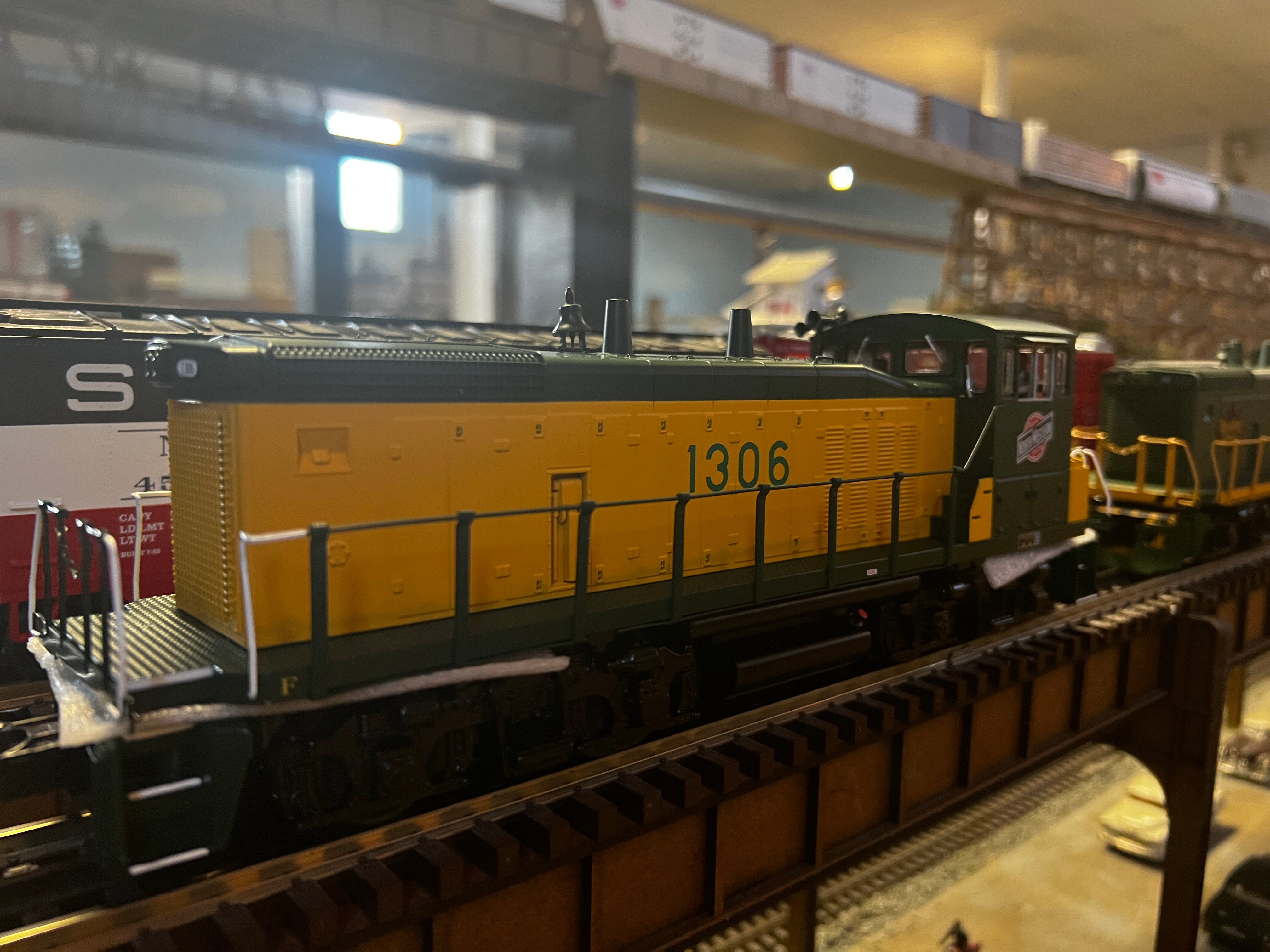 MTH 30-20961-1 - MP15AC Diesel Engine "Chicago & North Western" #1306 w/ PS3