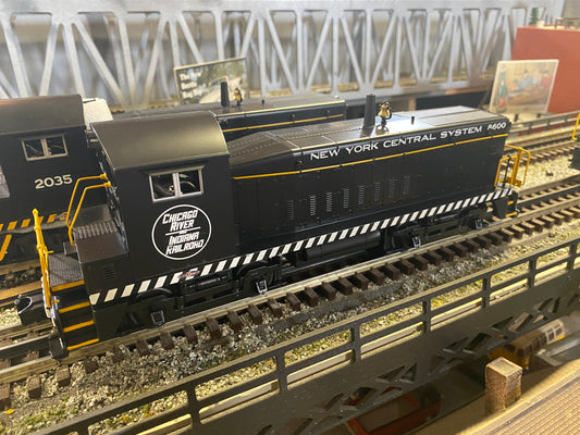 MTH 30-20918-1 - RailKing - SW-8 Switcher Diesel Engine "Chicago River & Indiana" w/ PS3 #8600 - Custom Run for MrMuffin'sTrains - MrMuffin'sTrains