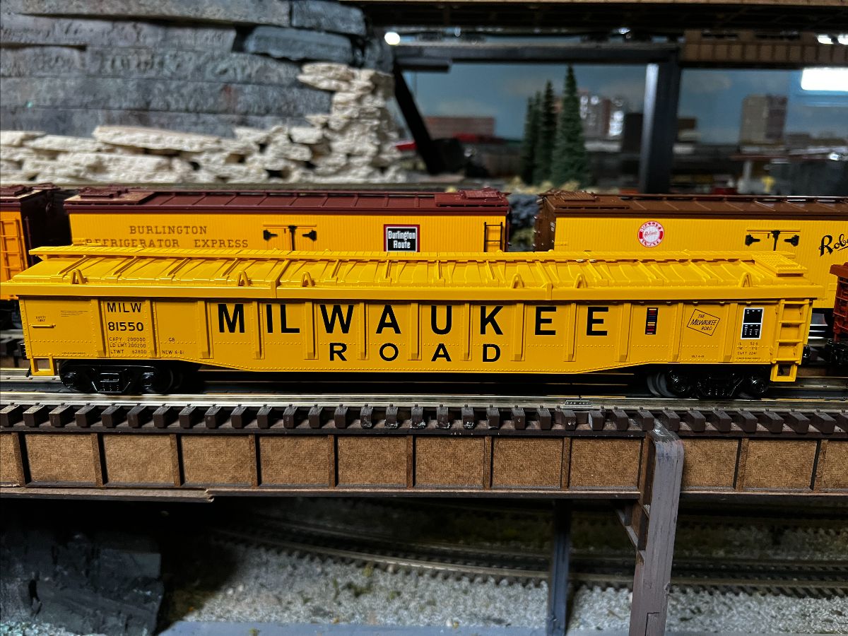 MTH 20-95553 - Gondola Car "Milwaukee Road" w/ Cover #81550 - Custom Run for MrMuffin'sTrains