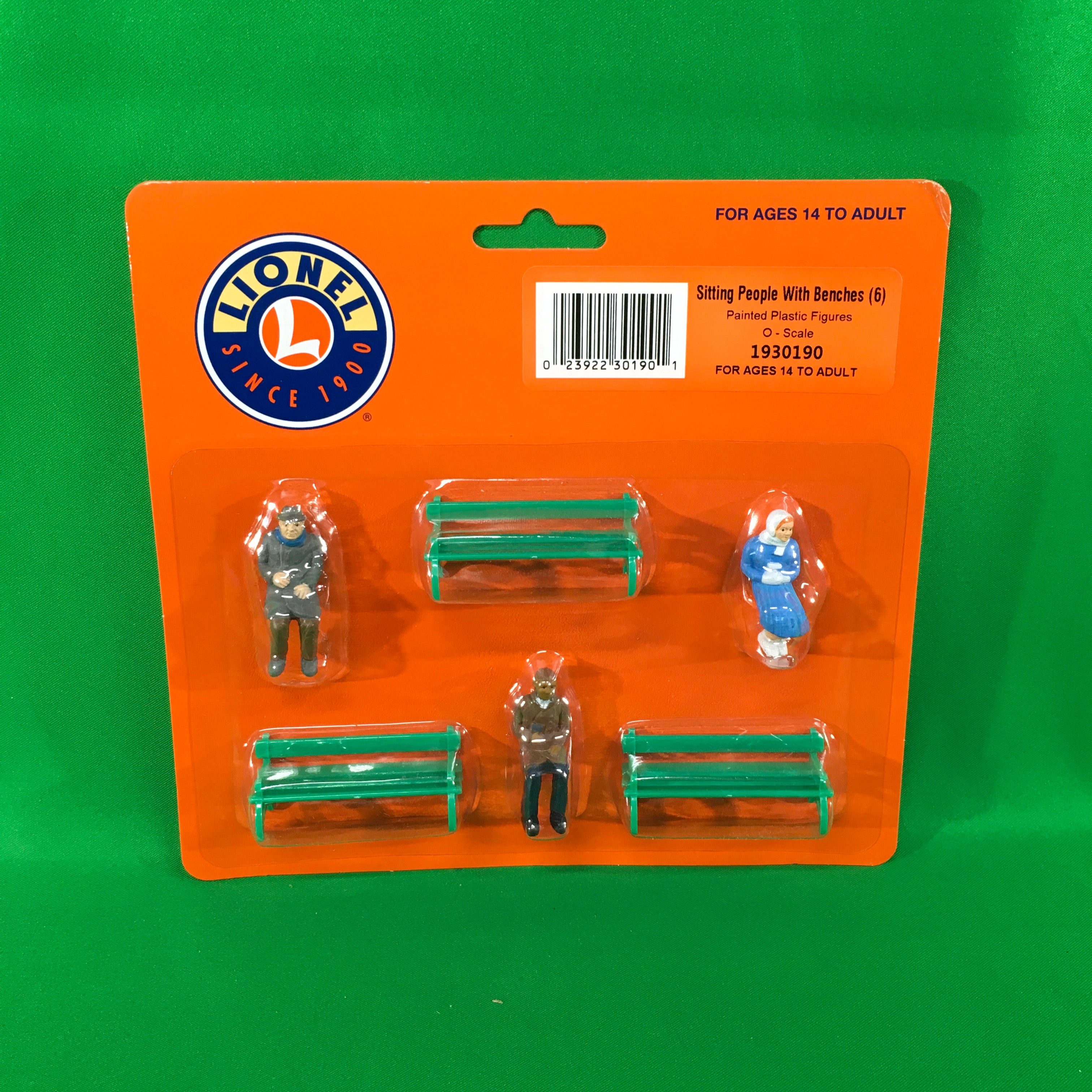 Lionel 1930190 - Sitting People w/ Benches (6-Pack)
