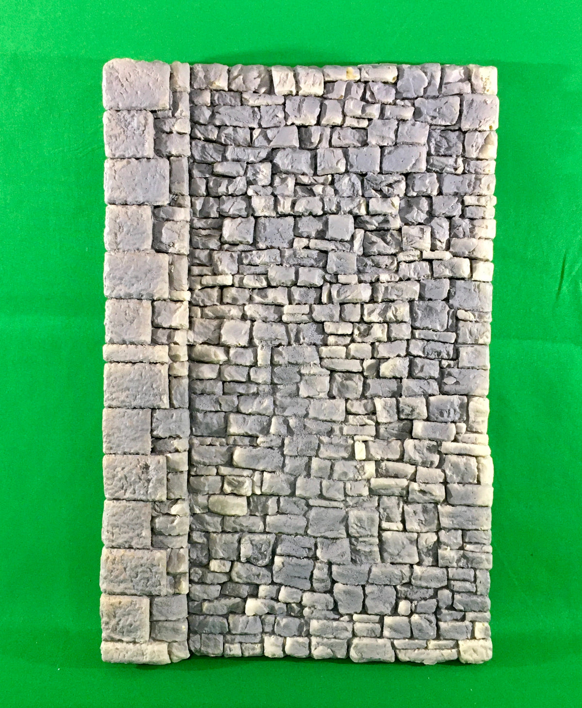 Atherton Scenics 6160 - "Rough Cut" Vertical Stone Wall - MrMuffin'sTrains