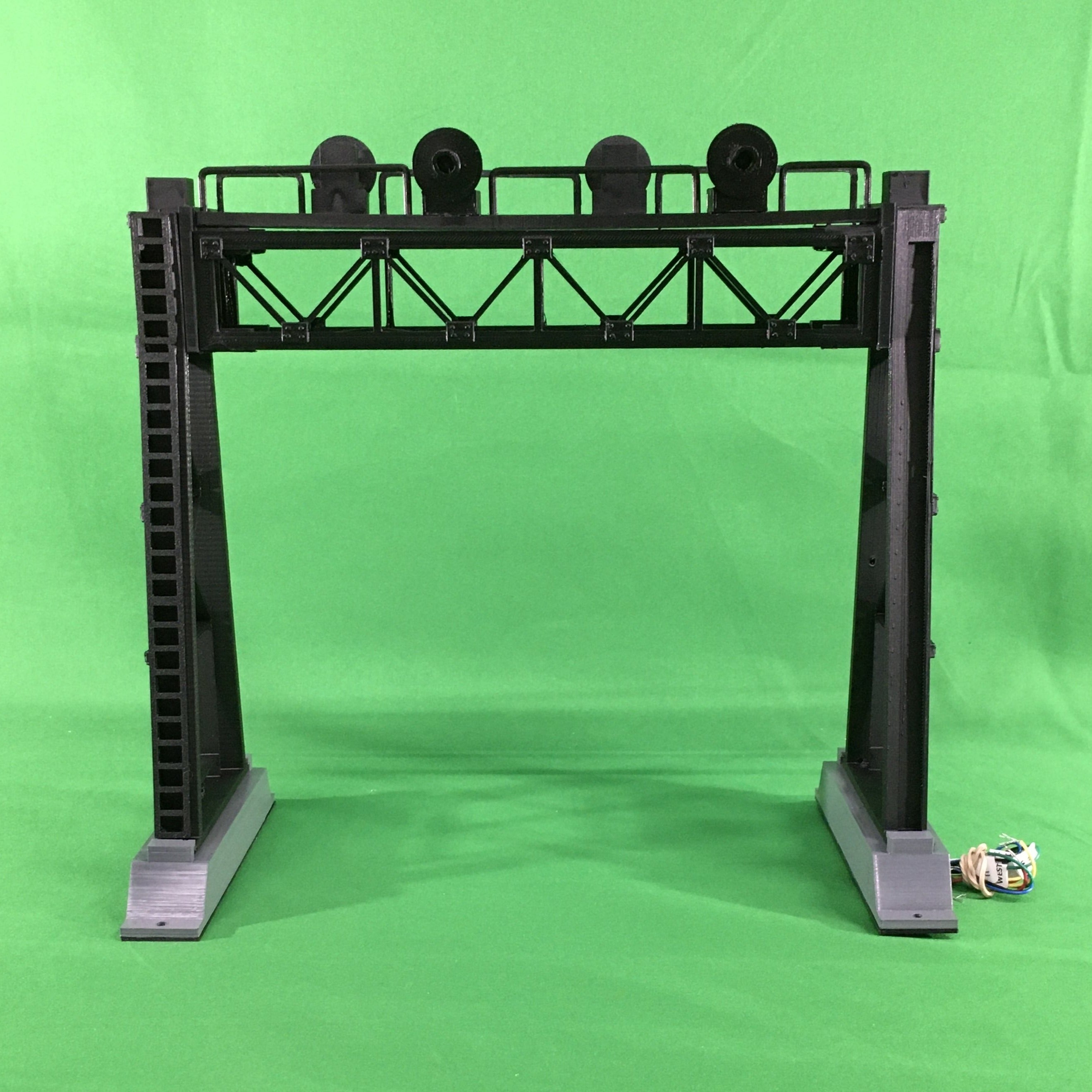 K & R Custom Models #4242A - 2-Track Signal Bridge - 4 Search Lights