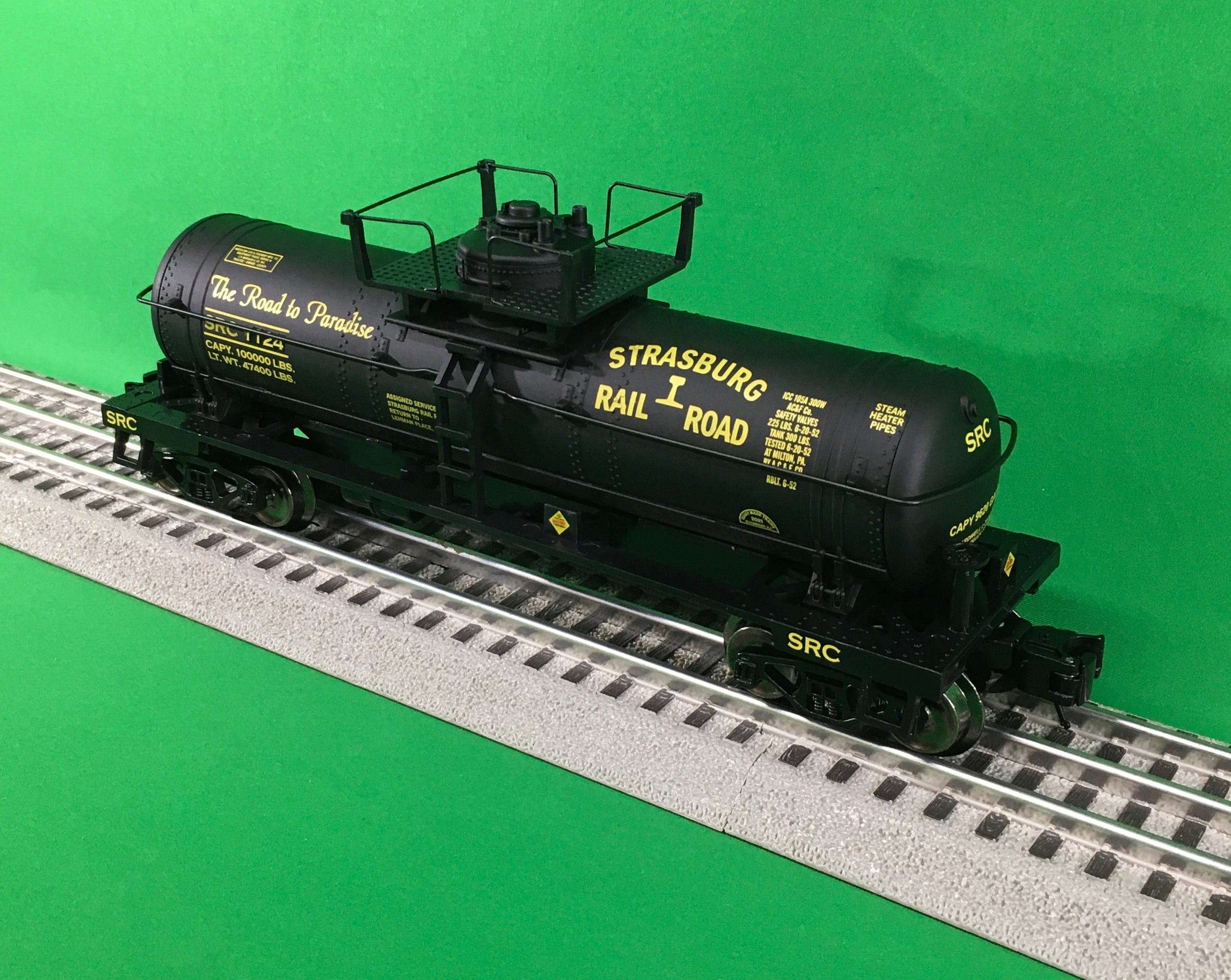 Ready Made Trains RMT-96899-40 - 8000 Gallon Single Dome Tank "Strasburg Railroad"