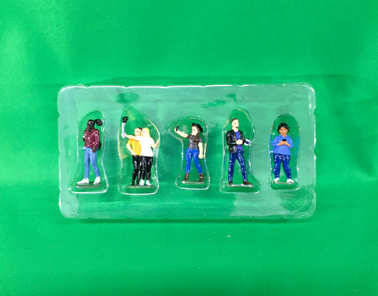 Lionel 1930060 - Young Adult People (5-Pack) - MrMuffin'sTrains