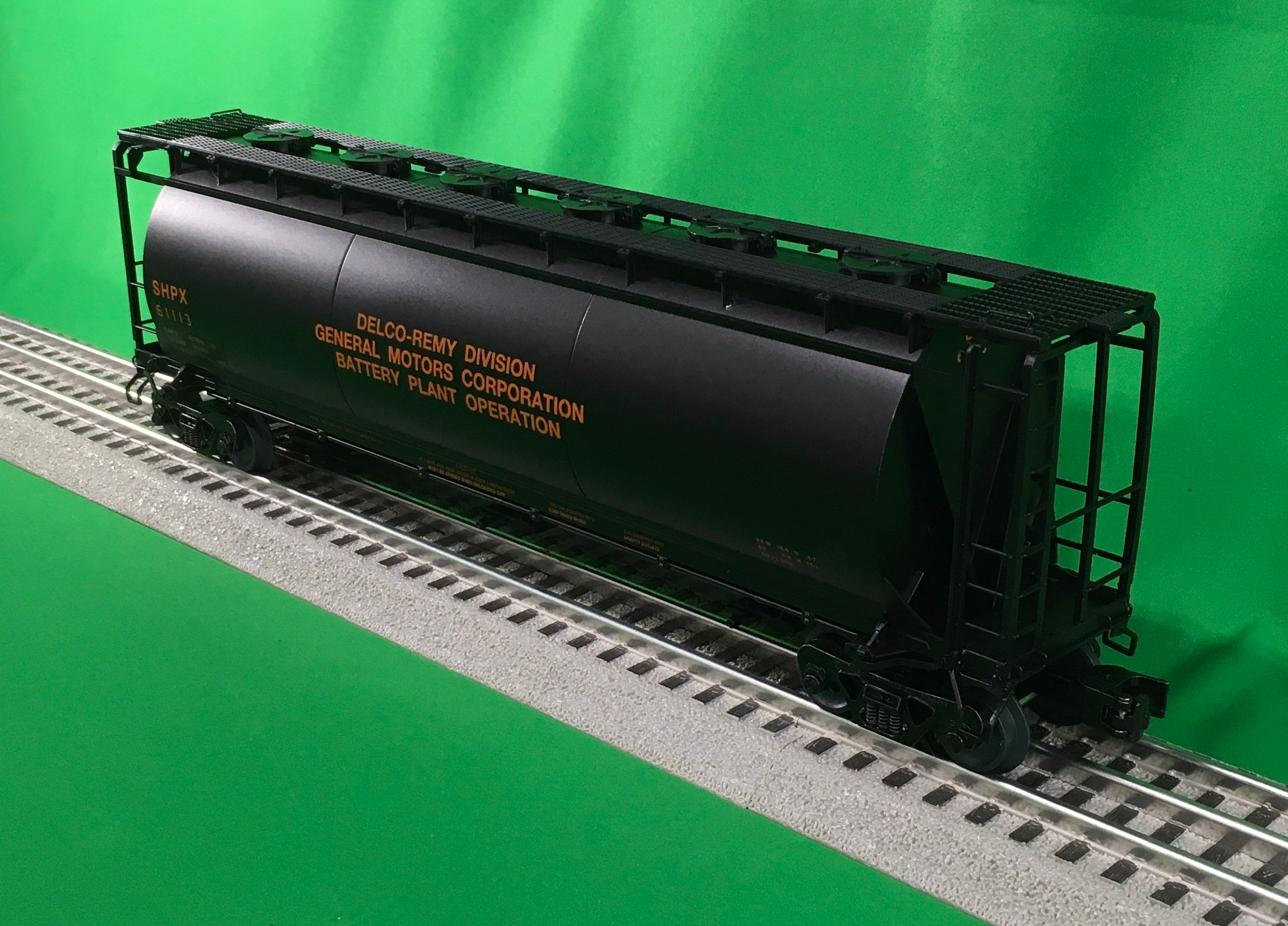 Lionel 2226120 - Cylindrical Covered Hopper Car "General Motors" #61113