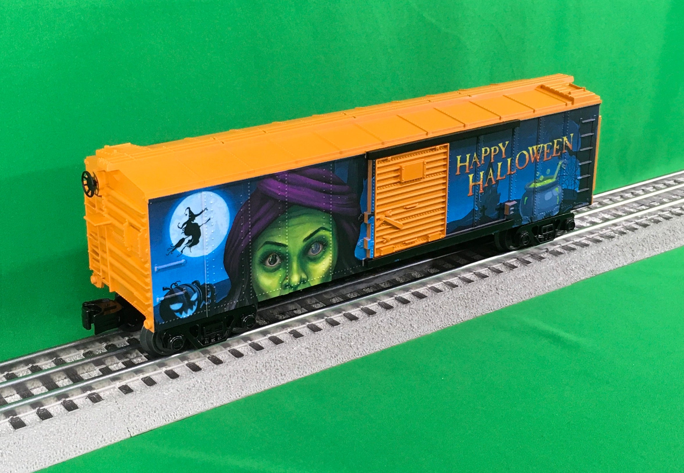 MTH 30-71152 - Box Car "Halloween" w/ Glowing LEDs (Witch)