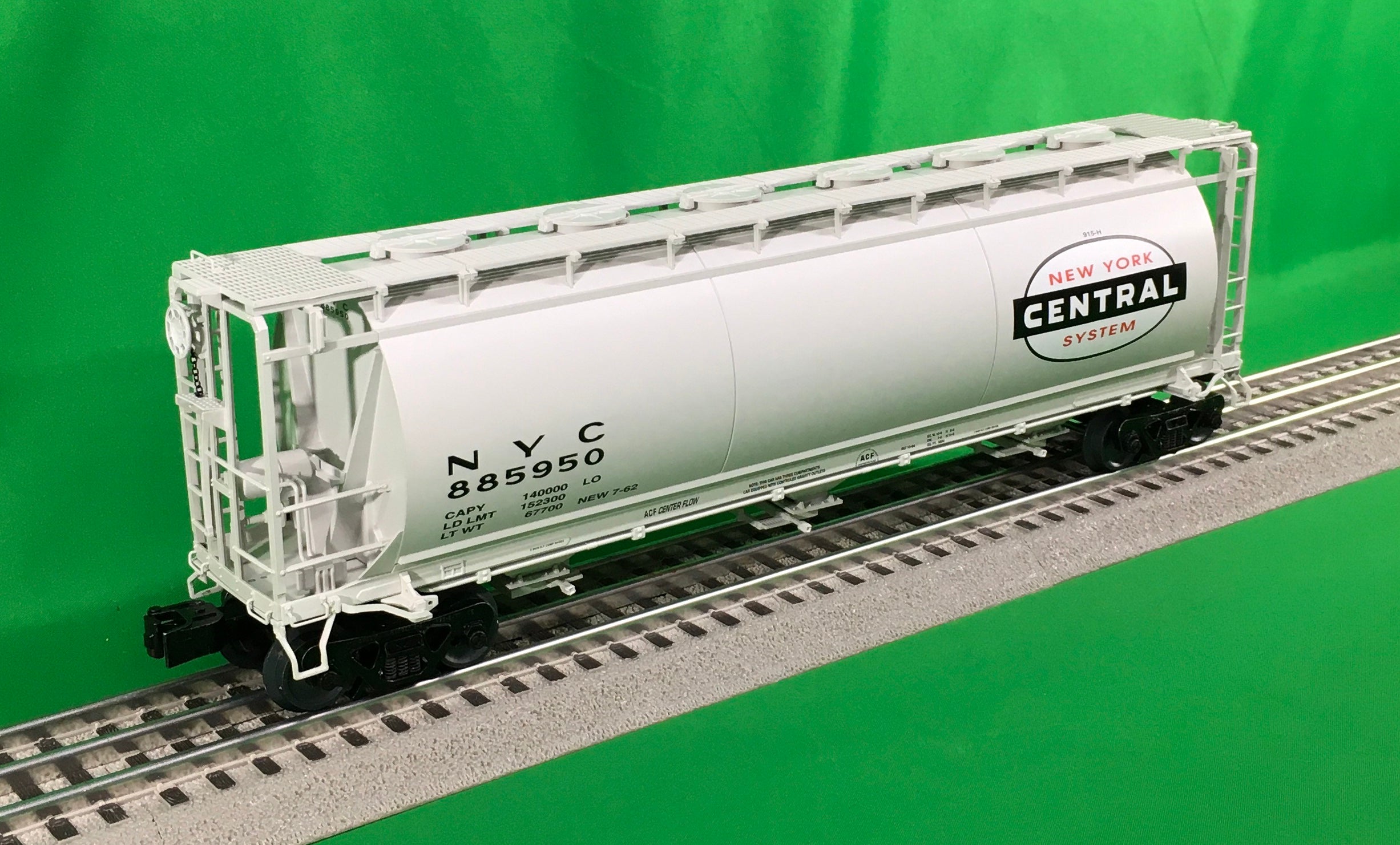 Lionel 2226130 - Cylindrical Covered Hopper Car "New York Central" #885950
