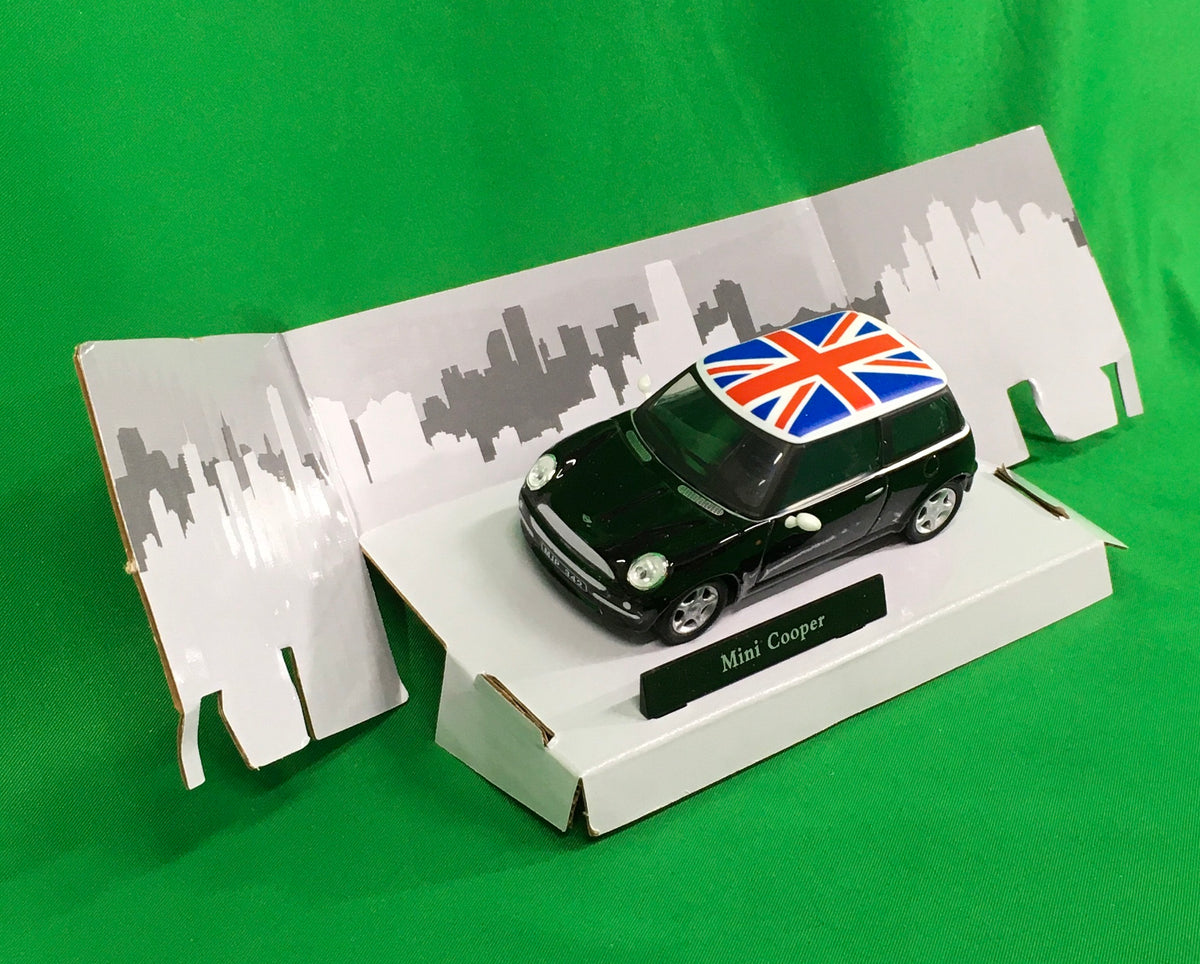 Atlas O 3009930 - Mini w/ UK Flag (Black) 1/43 - MrMuffin'sTrains