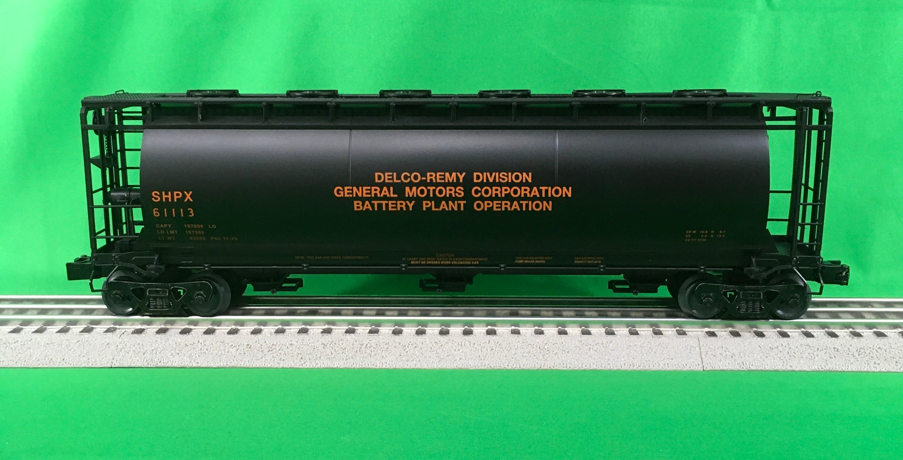 Lionel 2226120 - Cylindrical Covered Hopper Car "General Motors" #61113