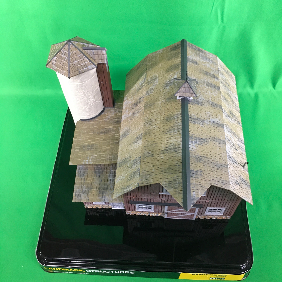 Woodland Scenics BR5865 - Old Weathered Barn - MrMuffin'sTrains