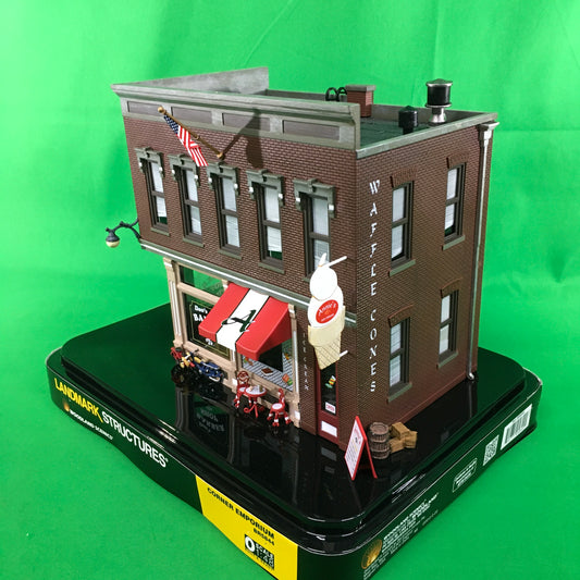 Woodland Scenics BR5844 - Corner Emporium - MrMuffin'sTrains