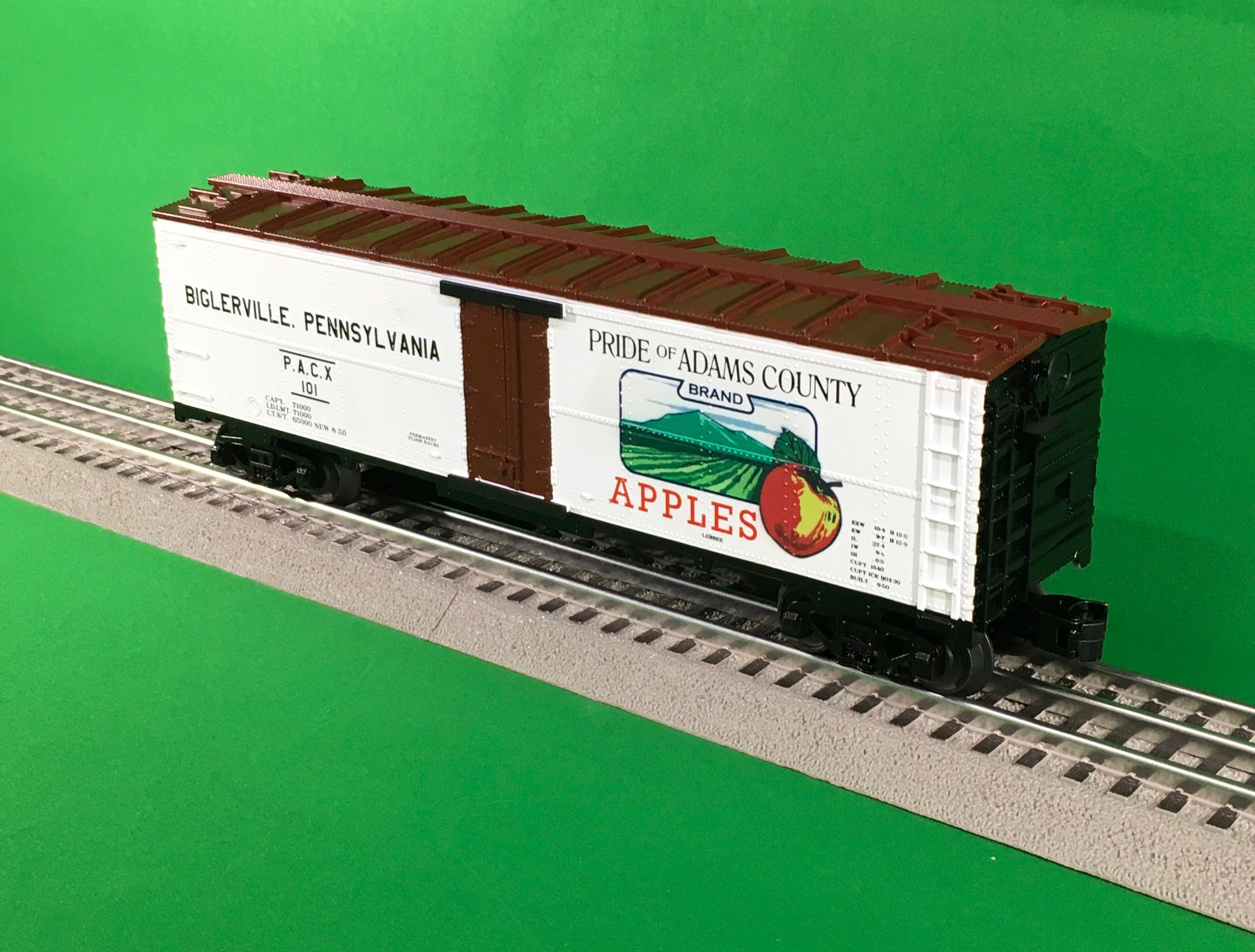 MTH 30-78228 - Modern Reefer Car "Biglerville. Pennsylvania" #101 (Adams County Apples)