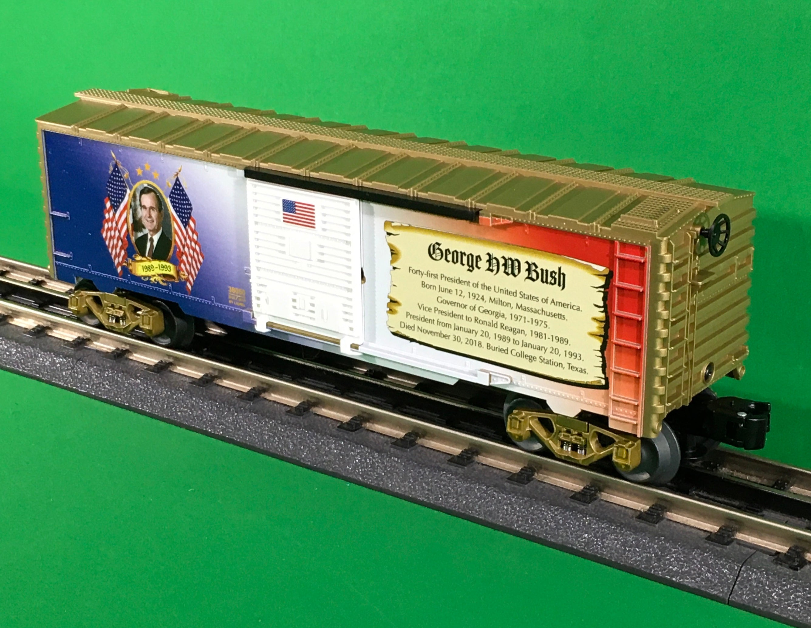 Lionel 2038050 - Presidents of the US Boxcar "George H. W. Bush"