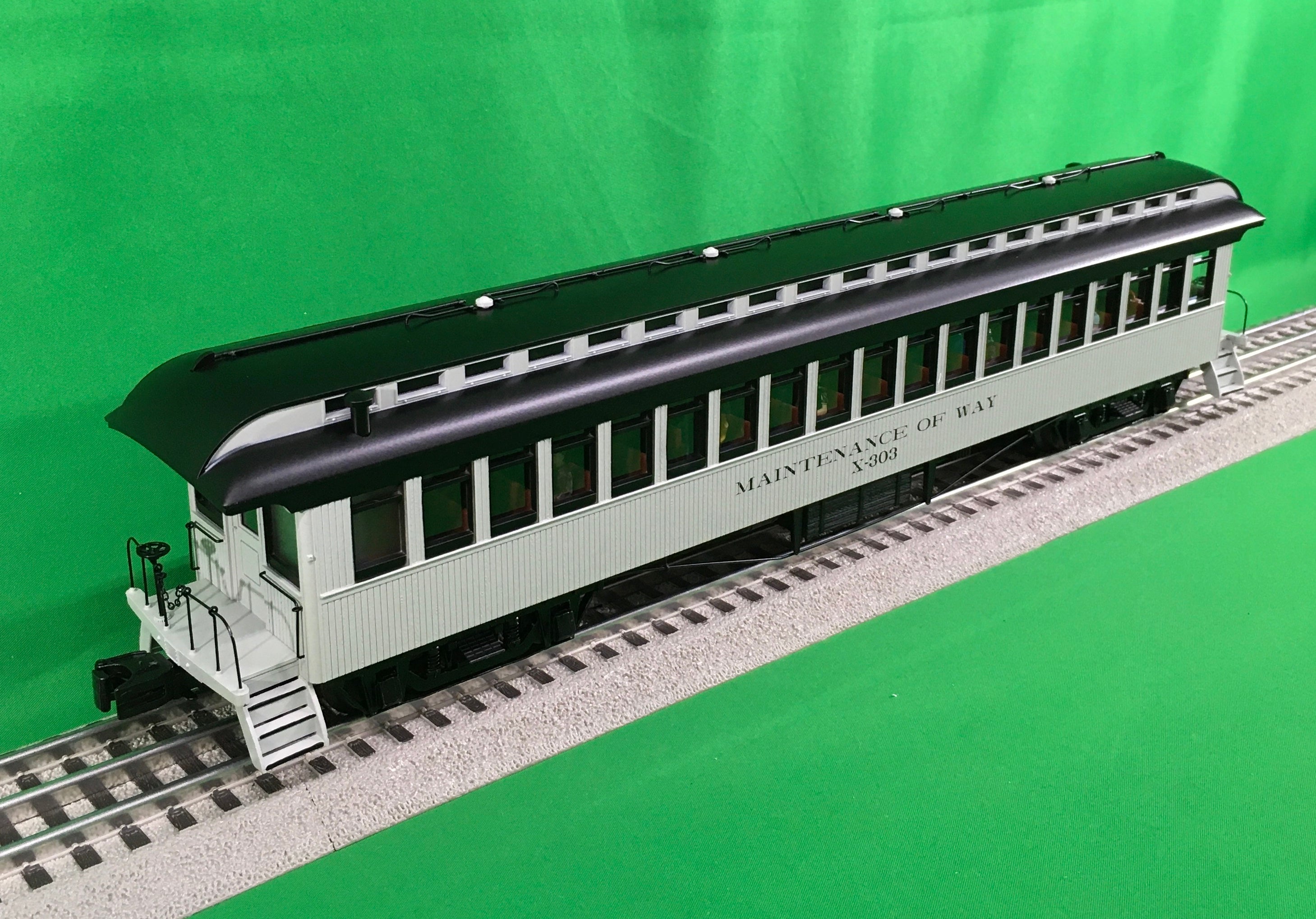 Lionel 2227420 - Wood Coach/Observation "MOW " (2-Car)