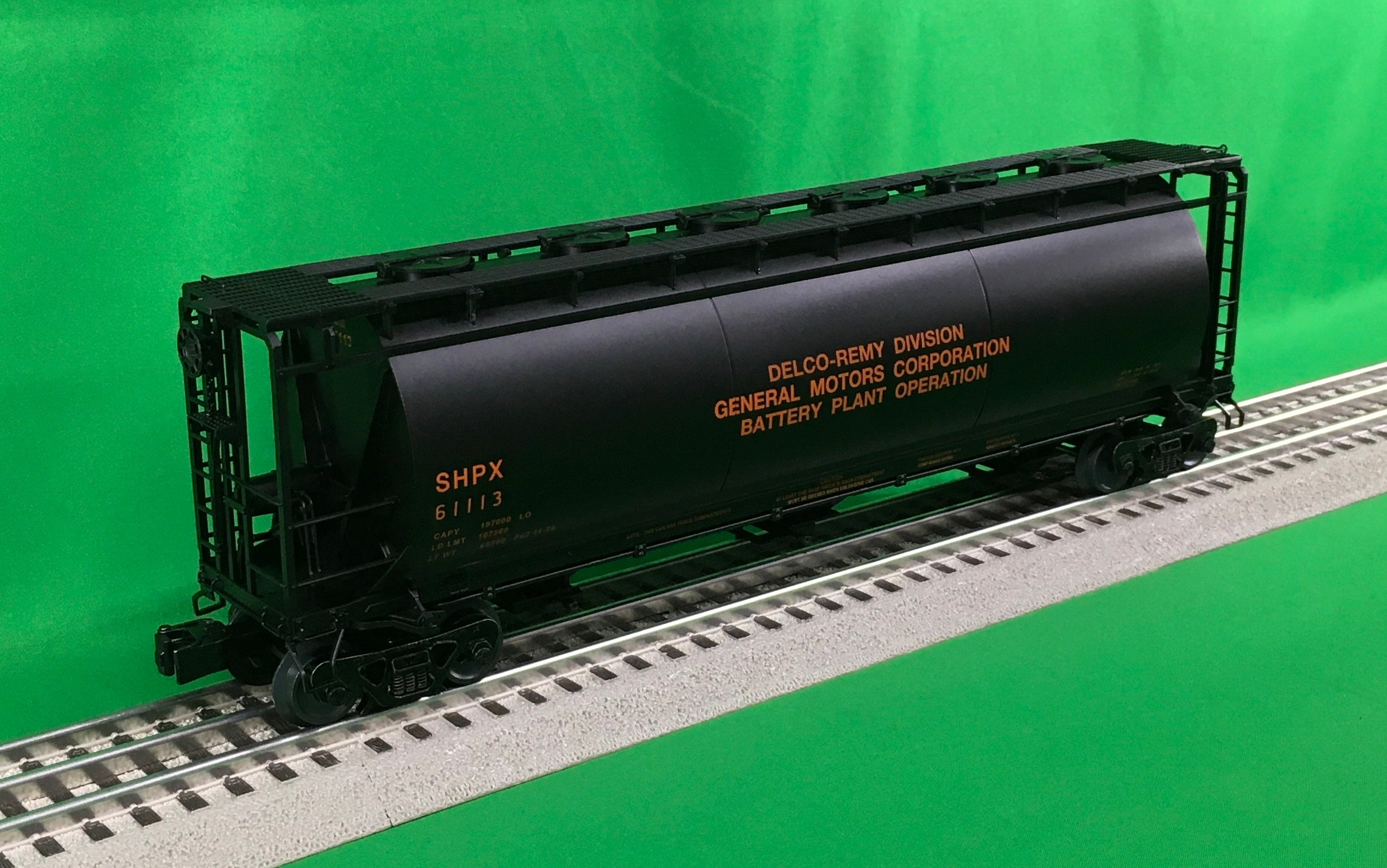 Lionel 2226120 - Cylindrical Covered Hopper Car "General Motors" #61113