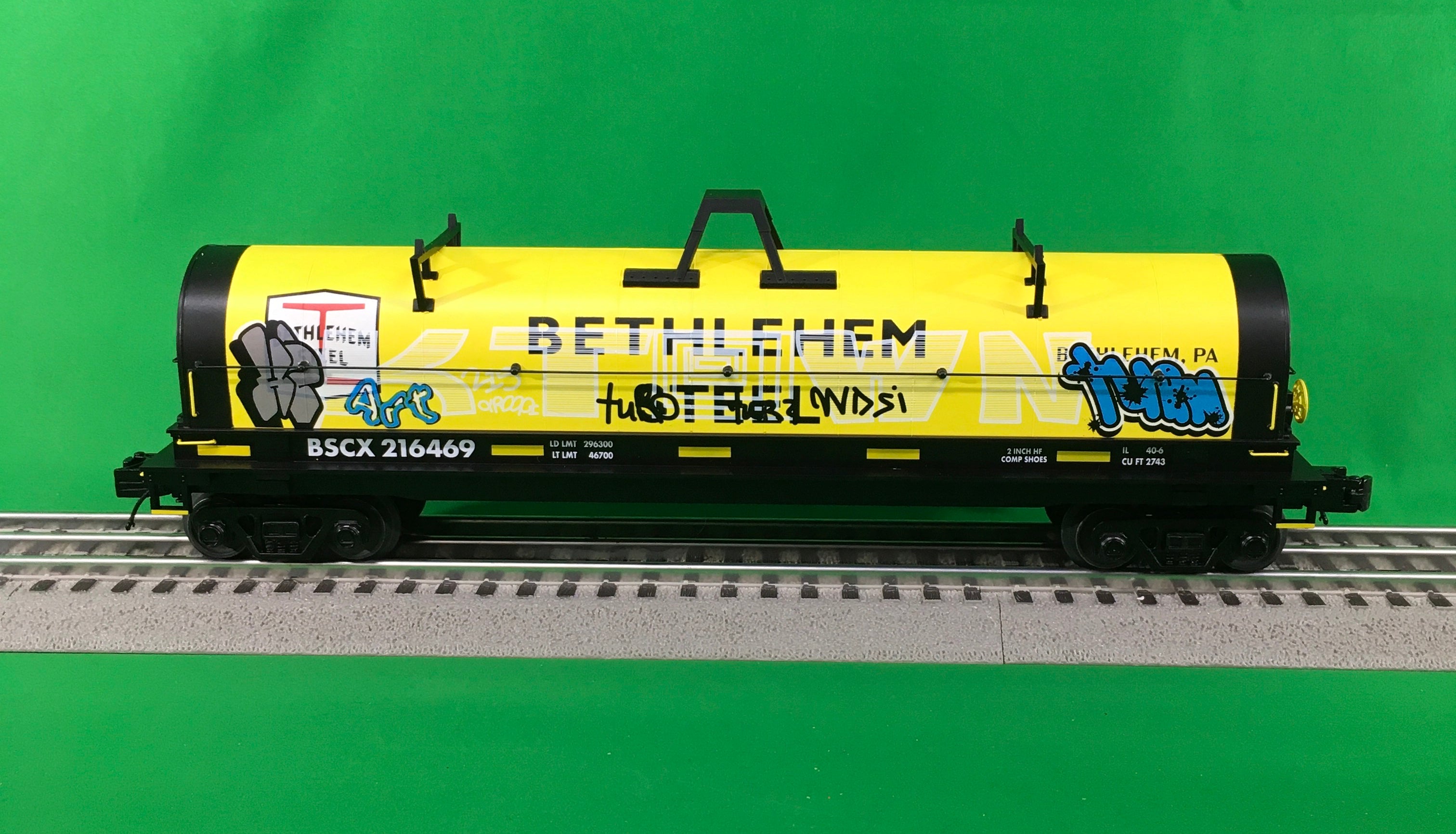 Lionel 2226510 - Coil Car "Bethlehem Steel" #216469 w/ Graffiti
