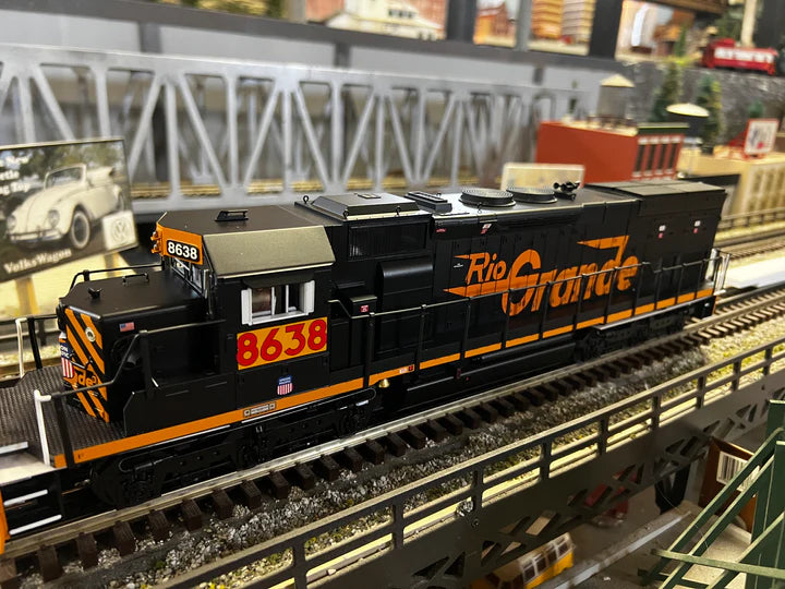 Lionel 2333701 - Legacy SD40T-2 Diesel Locomotive "Rio Grande" #8638 - UP Patch - Custom Run for MrMuffin'sTrains