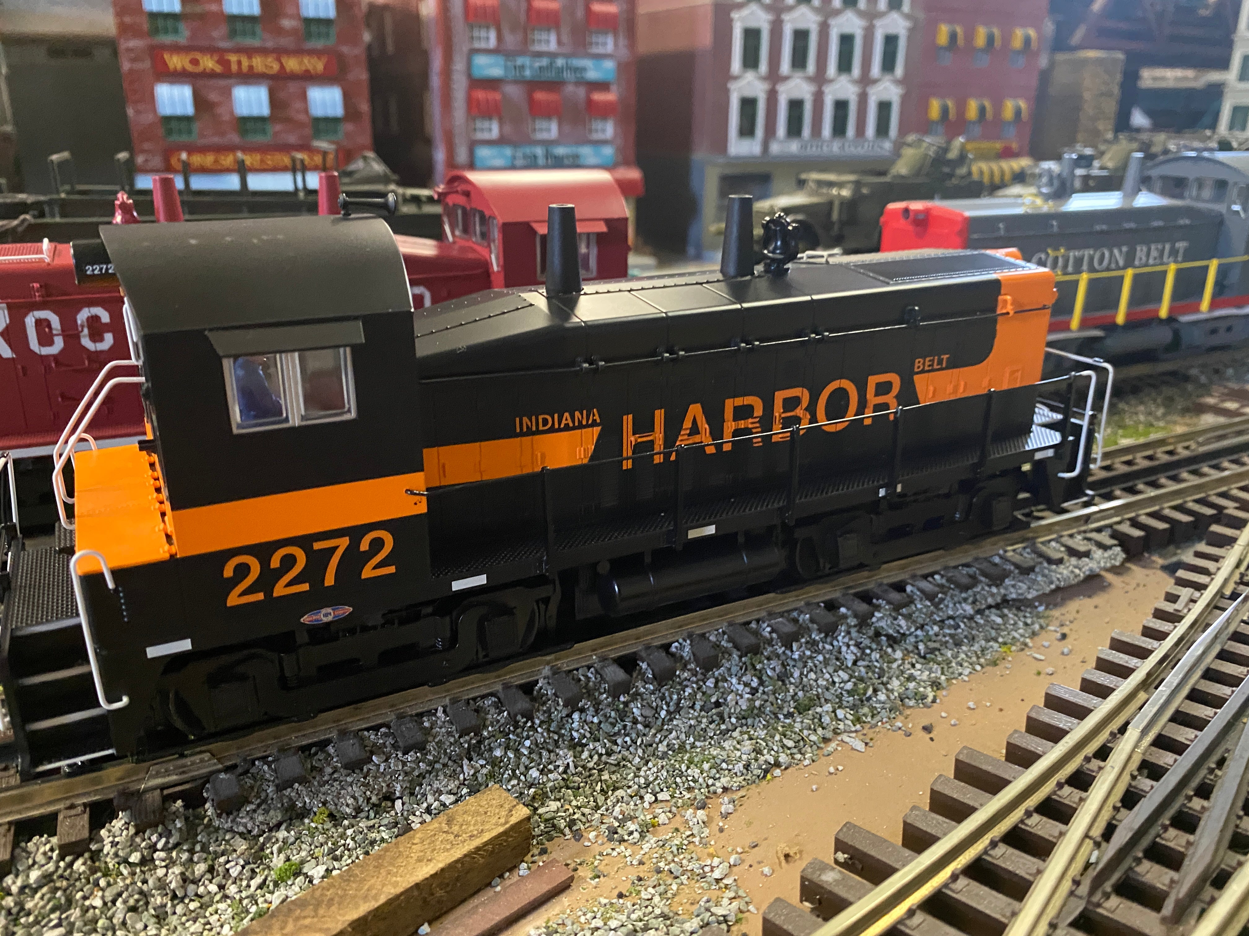 Lionel 2233900 - Legacy SW1200 Diesel Locomotive "Indiana Harbor Belt" #2272 - Custom Run for MrMuffin'sTrains