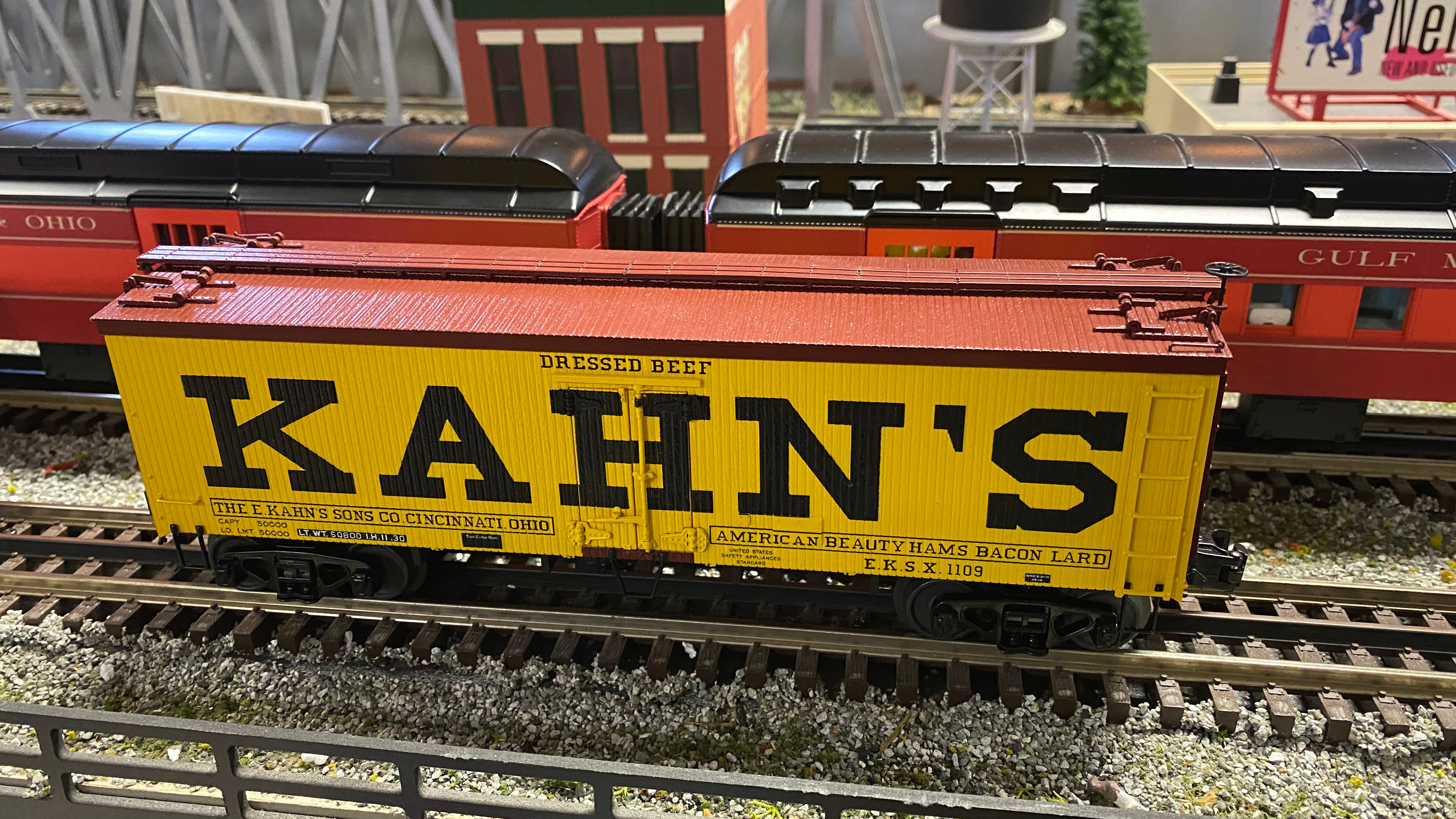 MTH 20-94491 - 36' Woodsided Reefer Car "Kahn's" #1108 - Custom Run for MrMuffin'sTrains