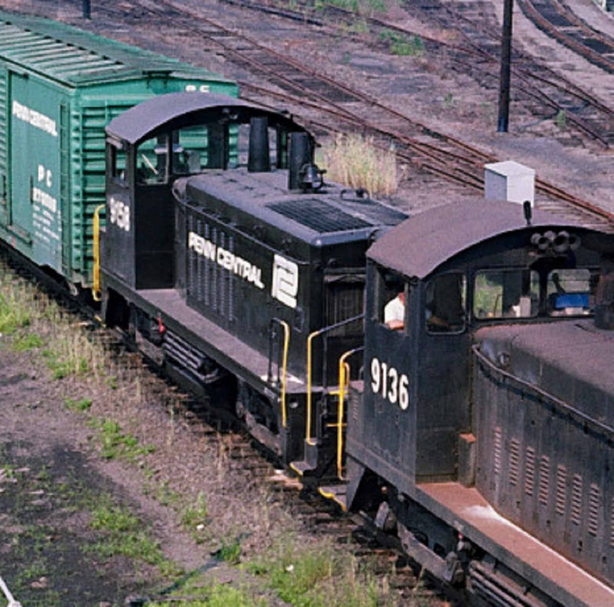 Lionel 2333PC - Legacy NW2 Diesel Locomotive "Penn Central" #9158 - Custom Run for MrMuffin'sTrains