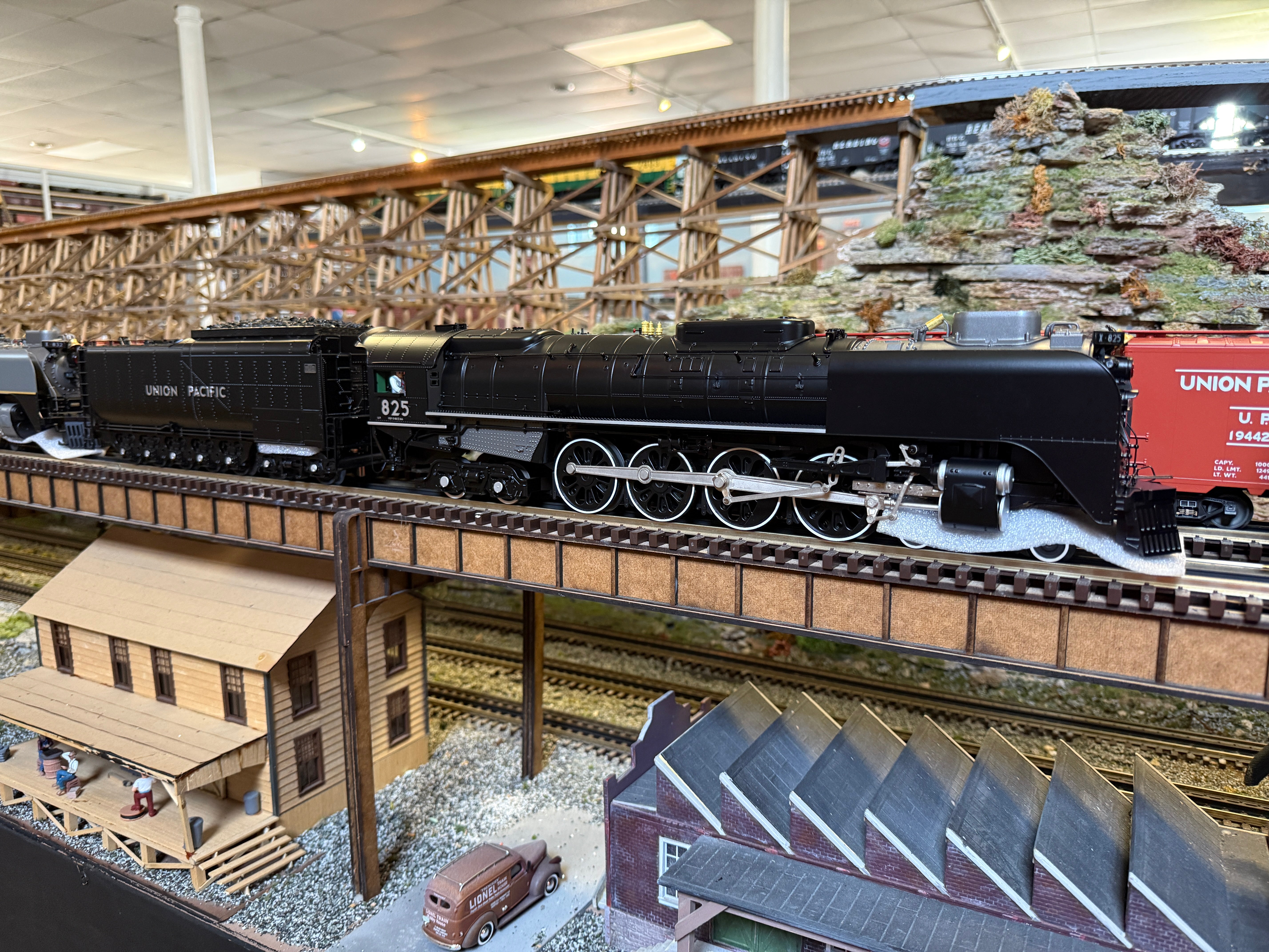 MTH 20-3957-1 - FEF 4-8-4 Northern Steam Engine "Union Pacific" #825 w/ PS3 (Black)