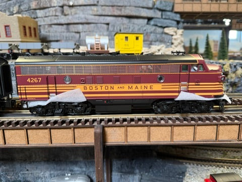 MTH 20-21990-1 - F-7 A Unit Diesel Engine "Boston & Maine" #4267 w/ PS3 - MrMuffin'sTrains