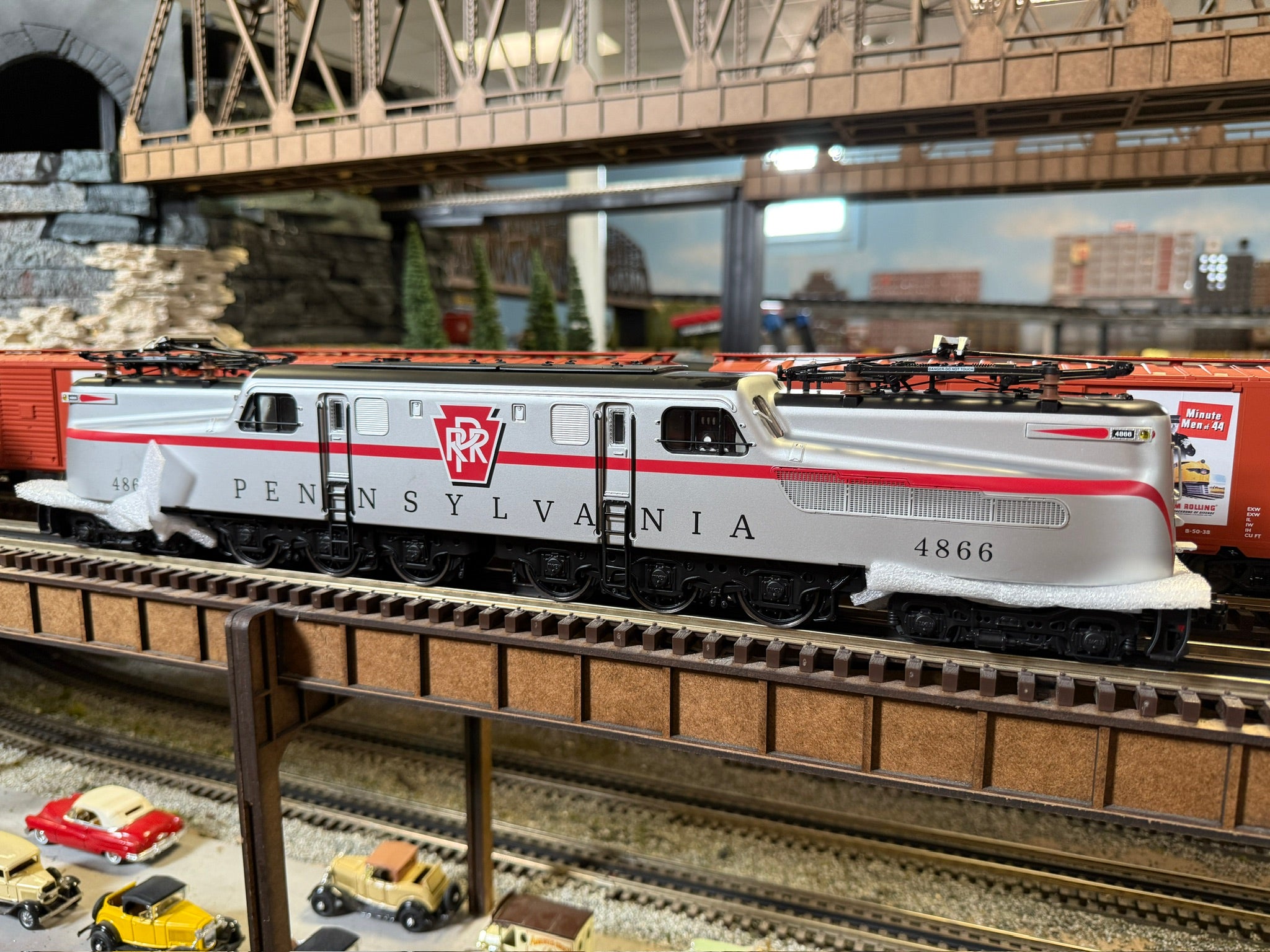 Lionel 2533100 - Vision Line GG1 Electric Engine "Pennsylvania" #4866