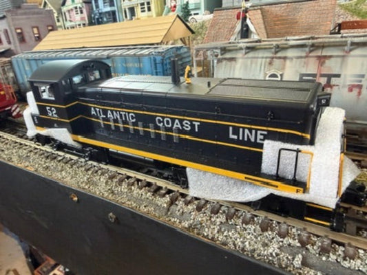 MTH 30-21300-1 - RailKing - SW-8 Switcher Diesel Engine "Atlantic Coast Line" #52 w/ PS3