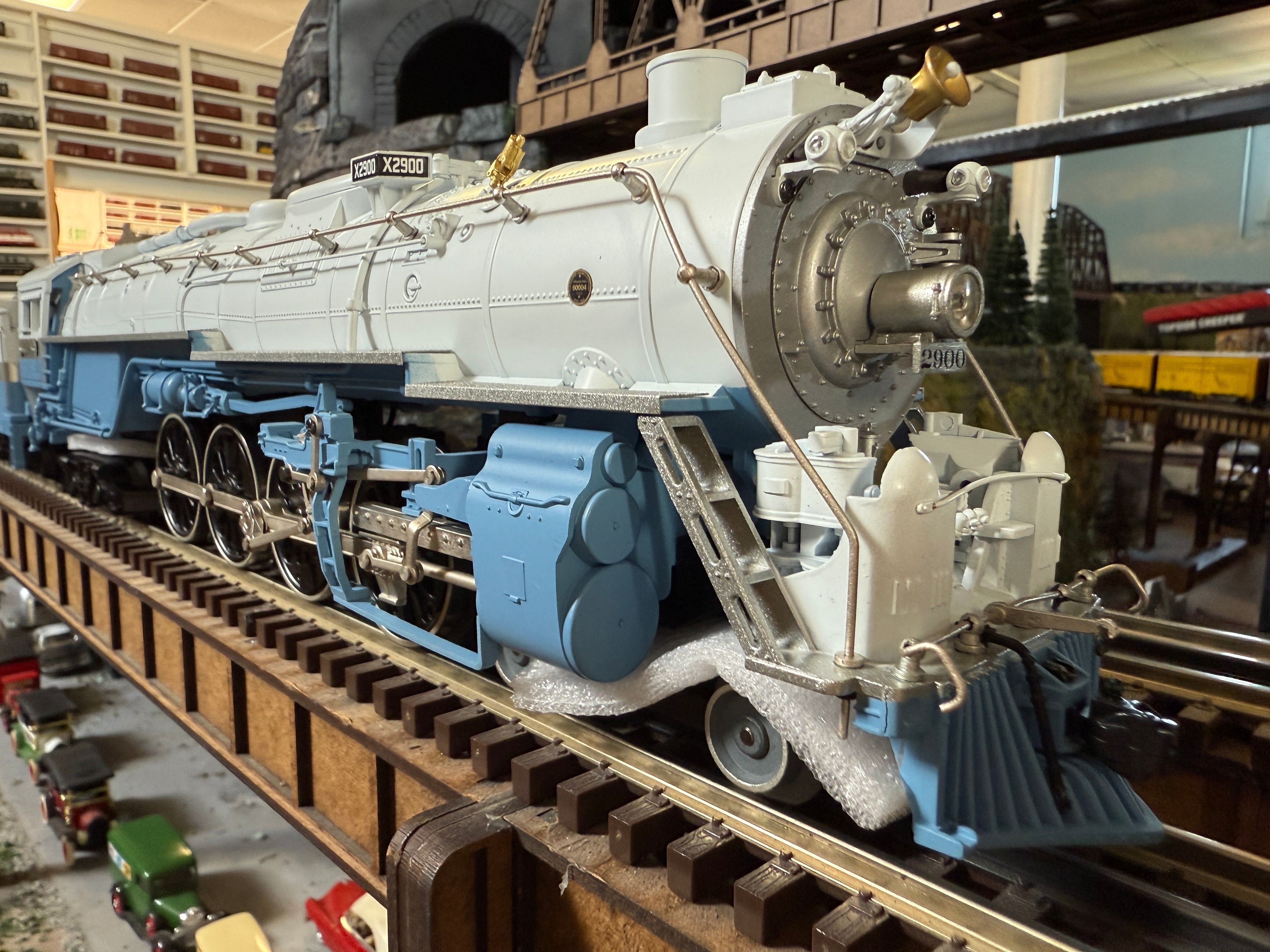 Lionel 2331460 - Legacy 4-8-4 Steam Locomotive "Santa Fe" #2900 (Blue Goose)