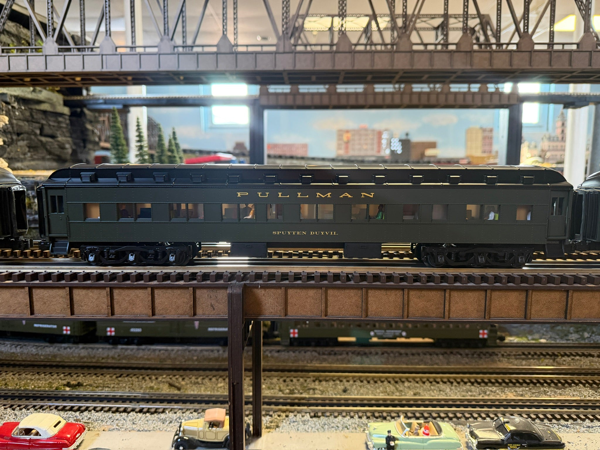 Lionel 2527600 - 20th Century 18" Passenger Car "Pullman" (2-Car) Set #2