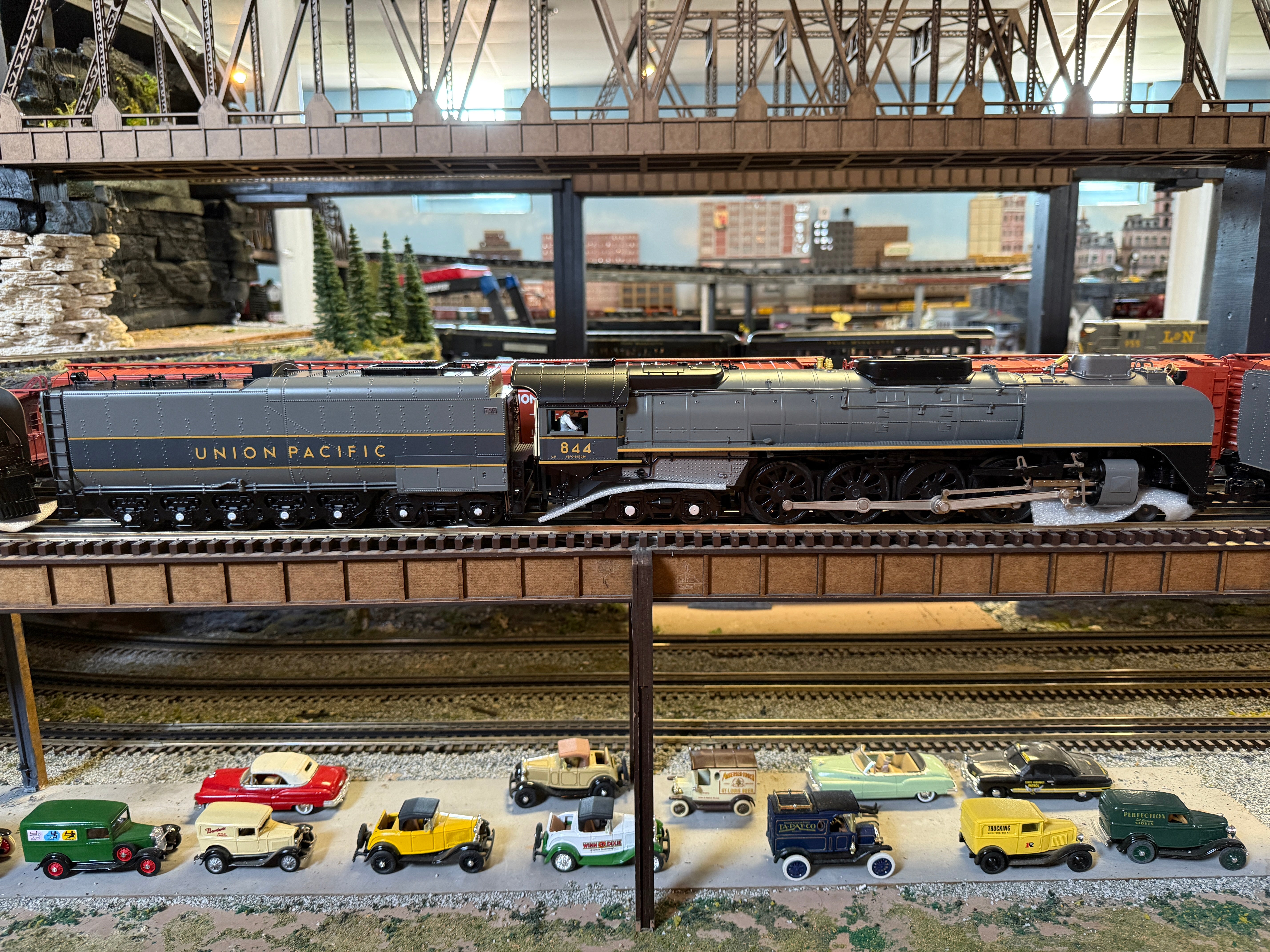MTH 20-3962-1 - FEF 4-8-4 Northern Steam Engine "Union Pacific" #844 w/ PS3 (TT Gray w/Yellow Stripes)