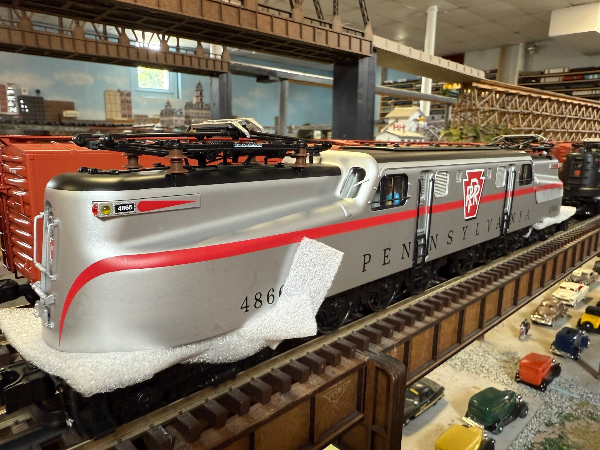 Lionel 2533100 - Vision Line GG1 Electric Engine "Pennsylvania" #4866