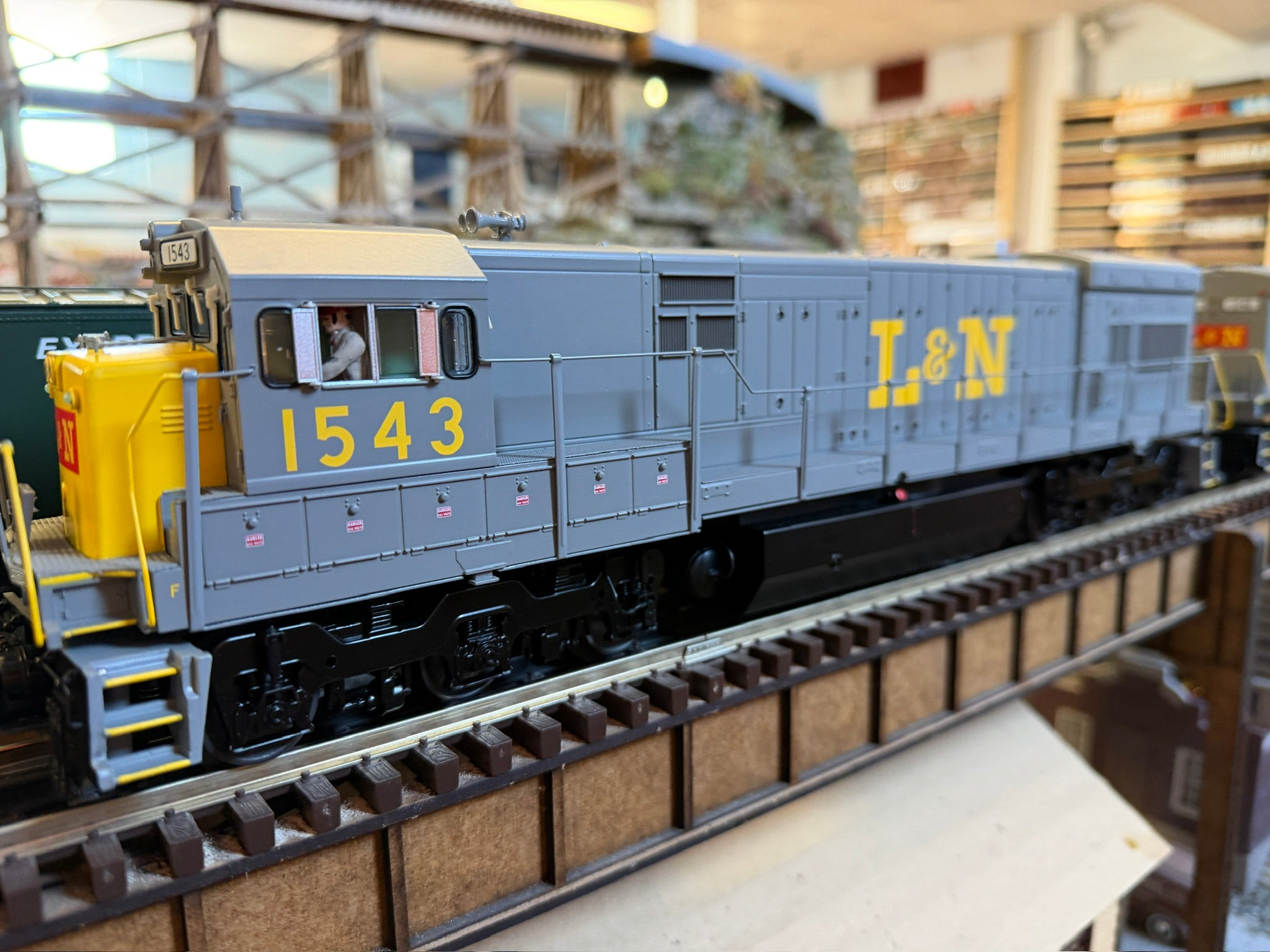 Atlas O 30138503 - Premier - U30C Diesel Locomotive "Louisville & Nashville" #1543