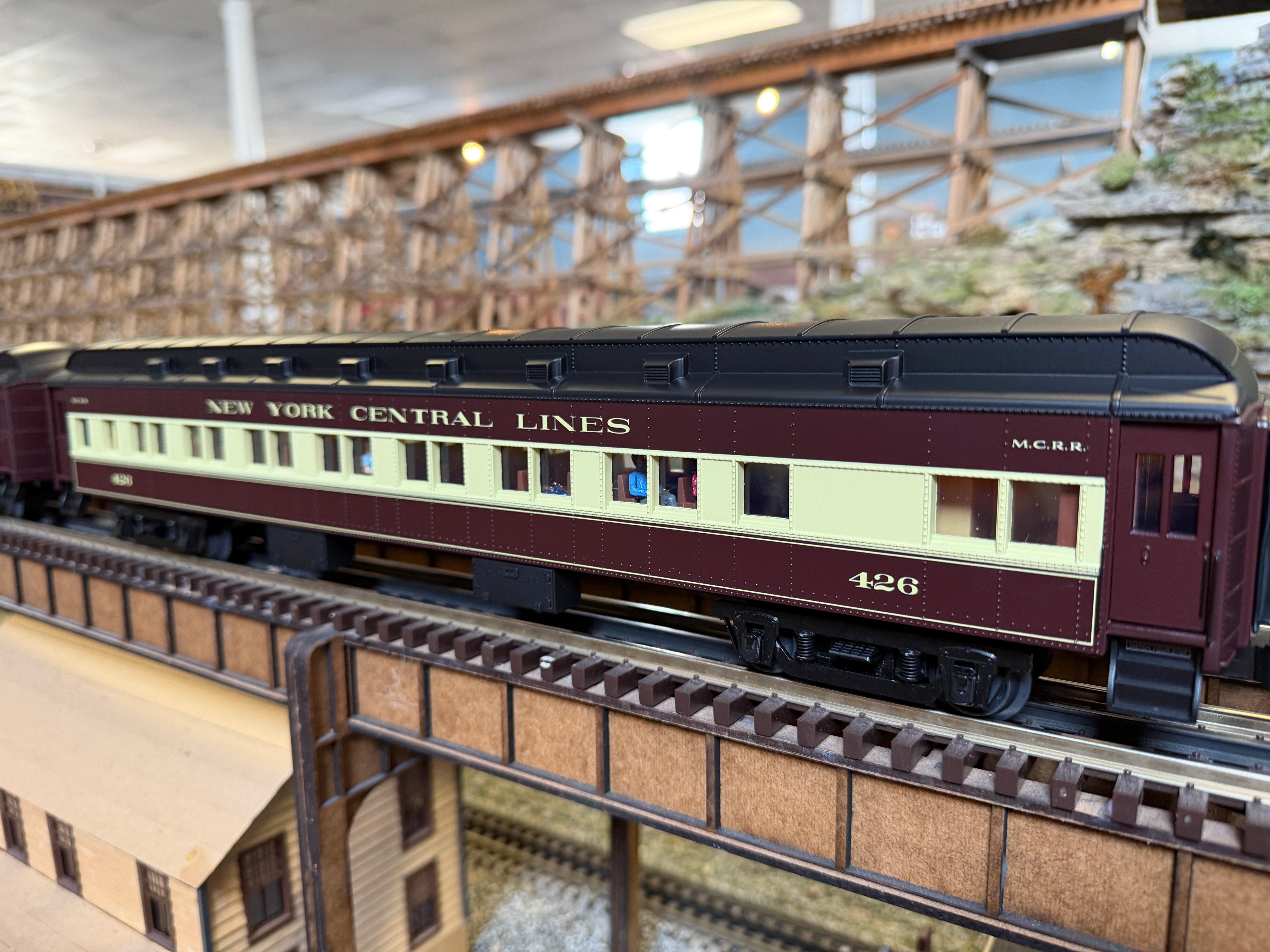 Lionel 2527560 - Niagara Falls 18" Passenger Car "New York Central" (2-Car) Set A