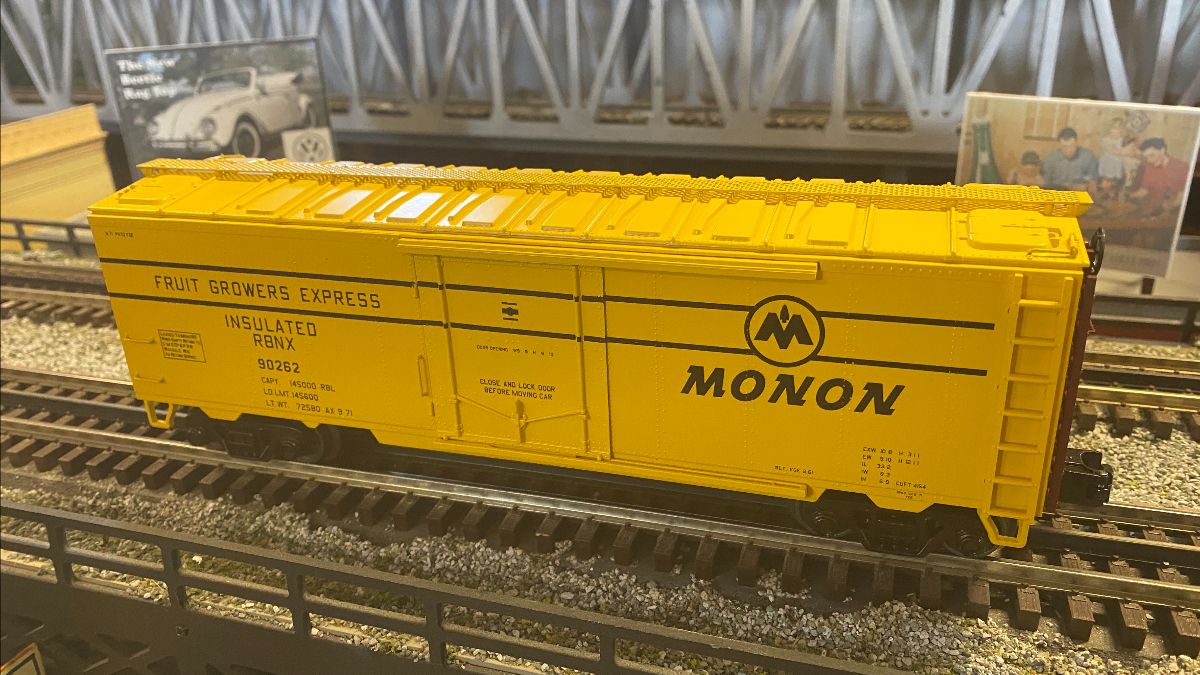 MTH 20-9474CIL - 40’ Steel Sided Reefer Power Meter Car "Monon" - Custom Run for MrMuffin'sTrains