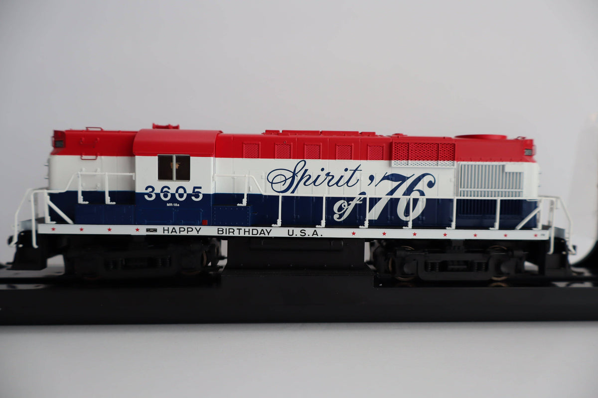 Atlas HO 10004538 - Gold - ALCo RS-11 Diesel Locomotive "Duluth, Winnipeg & Pacific" #3605 (Bicentennial)