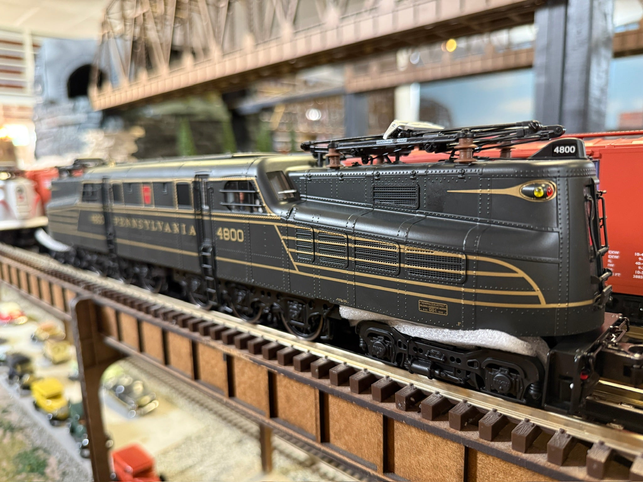 Lionel 2533070 - Vision Line GG1 Electric Engine "Pennsylvania" #4800