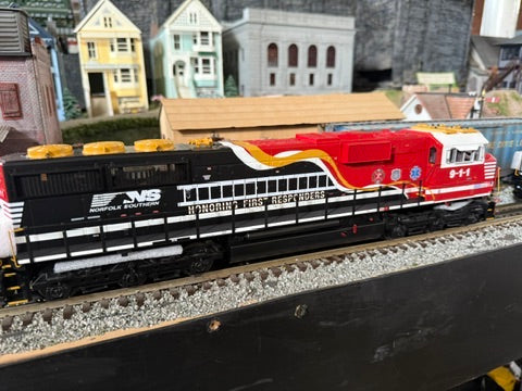 MTH 20-21956-1 - SD60E Diesel Engine "Norfolk Southern" #911 w/ PS3 (First Responders)
