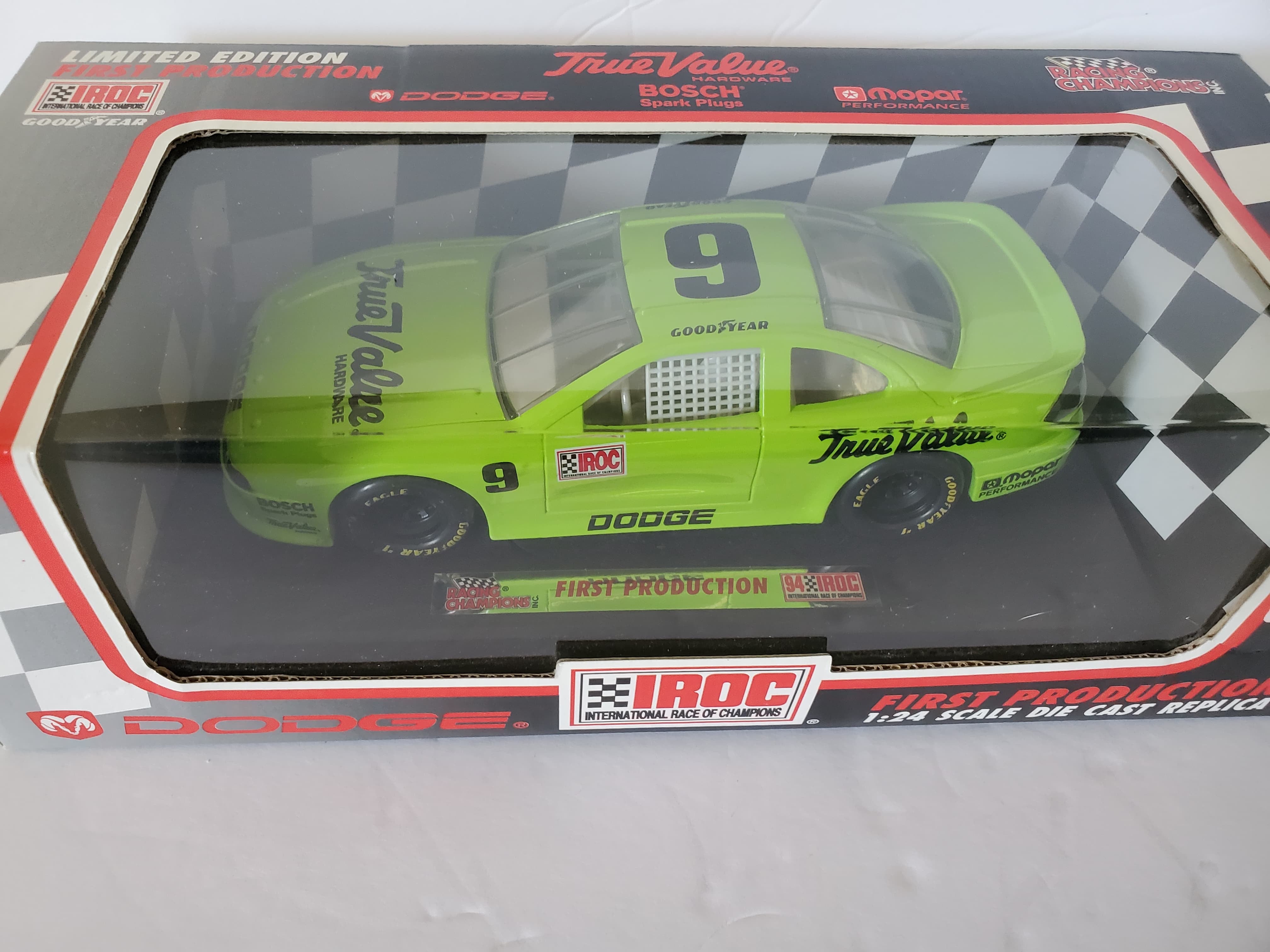 1994 RACING CHAMPIONS #9 1st PRODUCTION OF DODGE DAYTONA - 1/24 SCALE-  Second hand - SH031