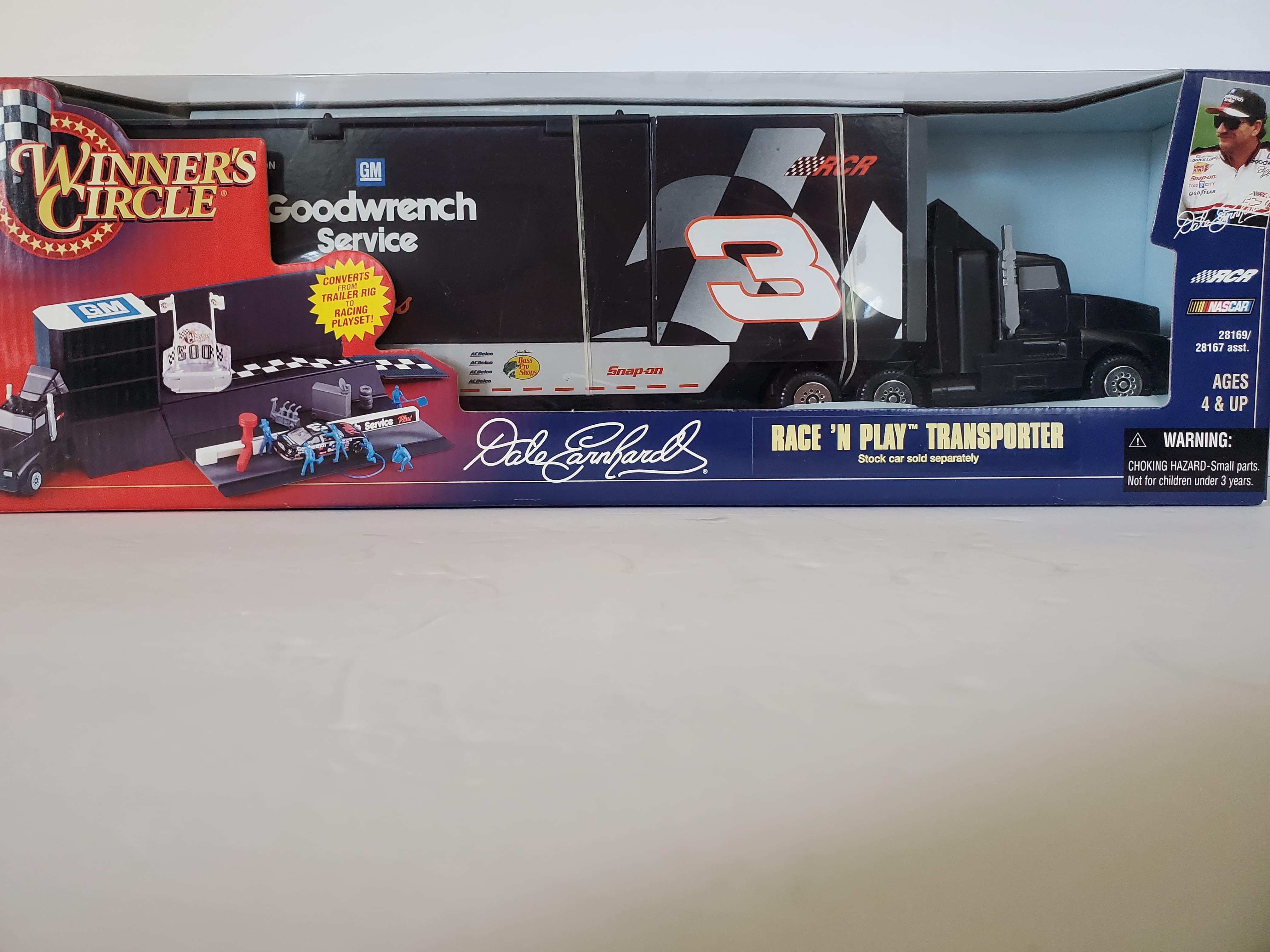 1998 WINNERS CIRCLE 1:43 SCALE #3 RACE N PLAY TRANSPORTER-DALE EARNHARDT - Second hand - SH028