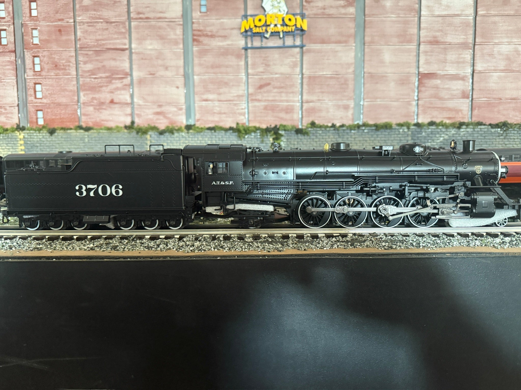 Lionel 2531200 - Legacy Mountain Steam Locomotive "Santa Fe" #3706 (Brass Tender)