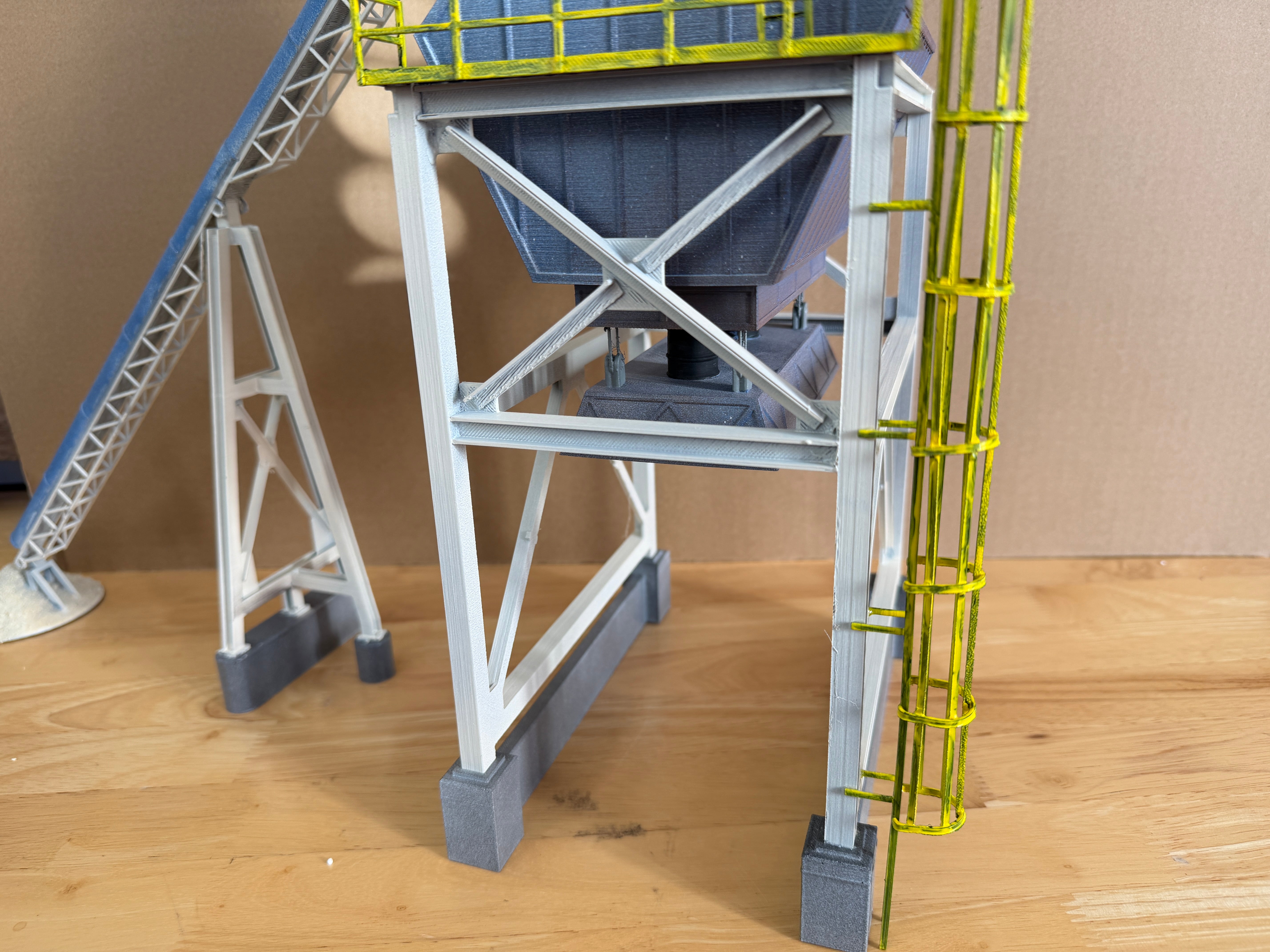 Sedgwick O Scale Models M008 - Paul Bunyan Lumber Mill's Wood Chip Loader